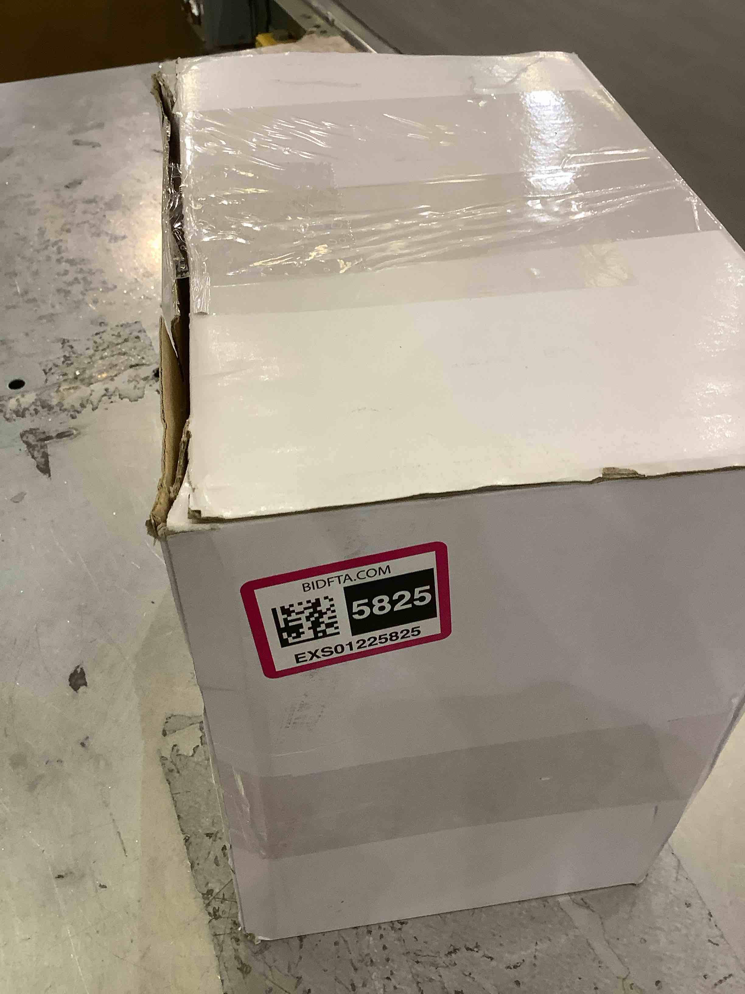 https://s3.amazonaws.com/lotting-images-prod/BargainHunt/EXS01225825_1710252579005.jpeg
