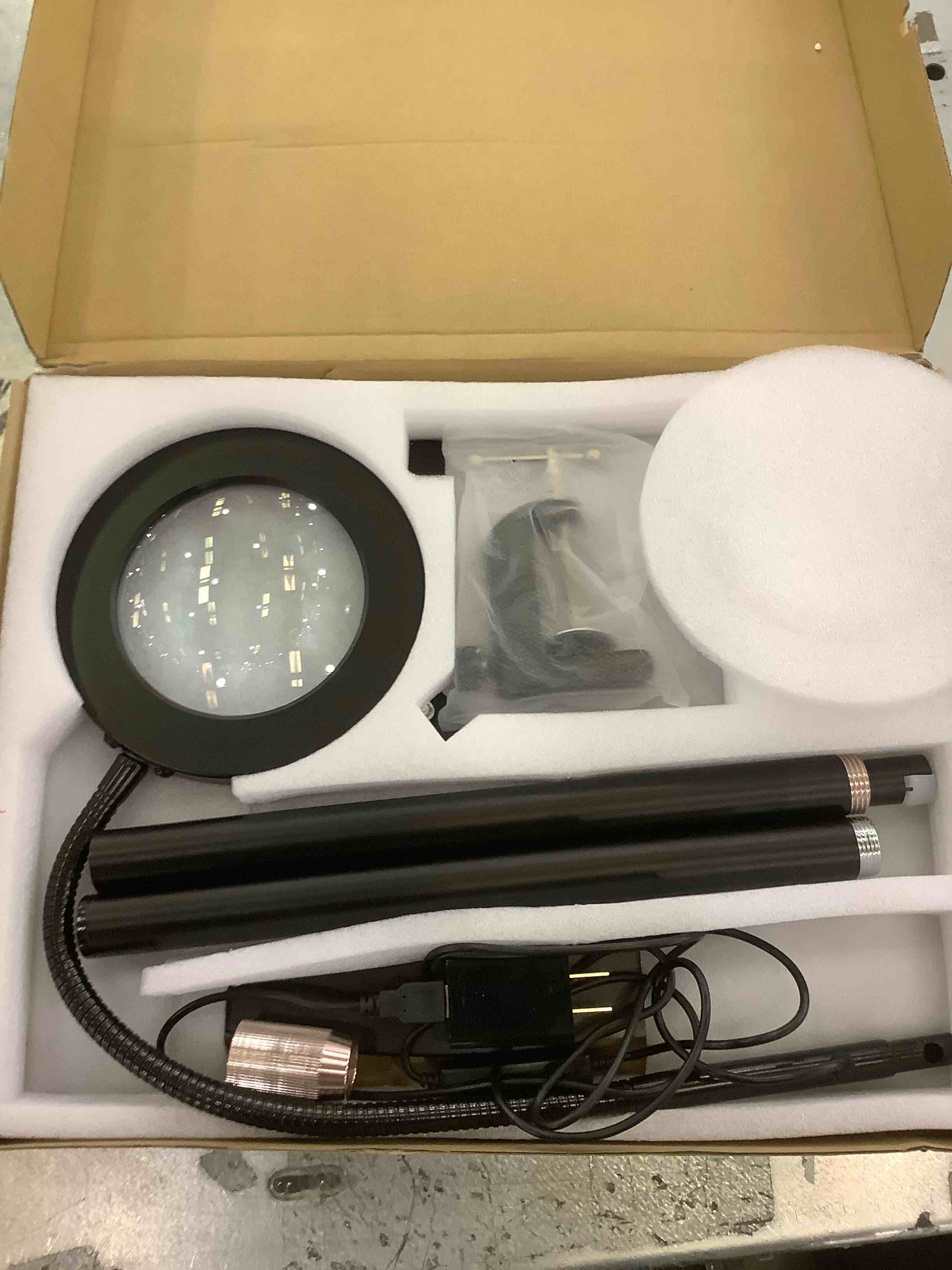 https://s3.amazonaws.com/lotting-images-prod/BargainHunt/EXS01225826_1710252612889.jpeg