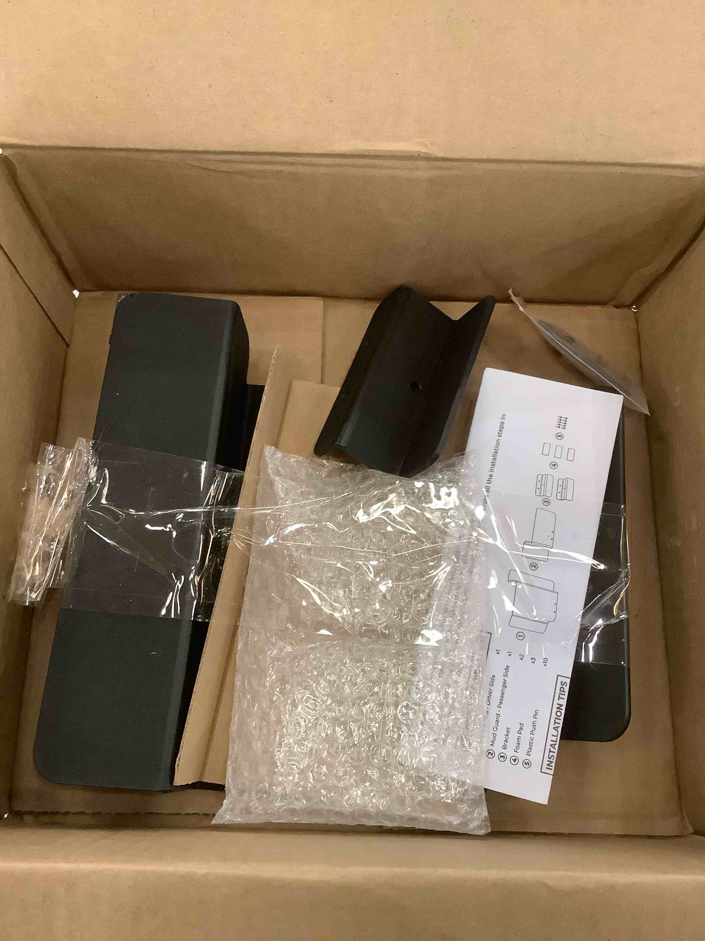 https://s3.amazonaws.com/lotting-images-prod/BargainHunt/EXS01225889_1710261545829.jpeg