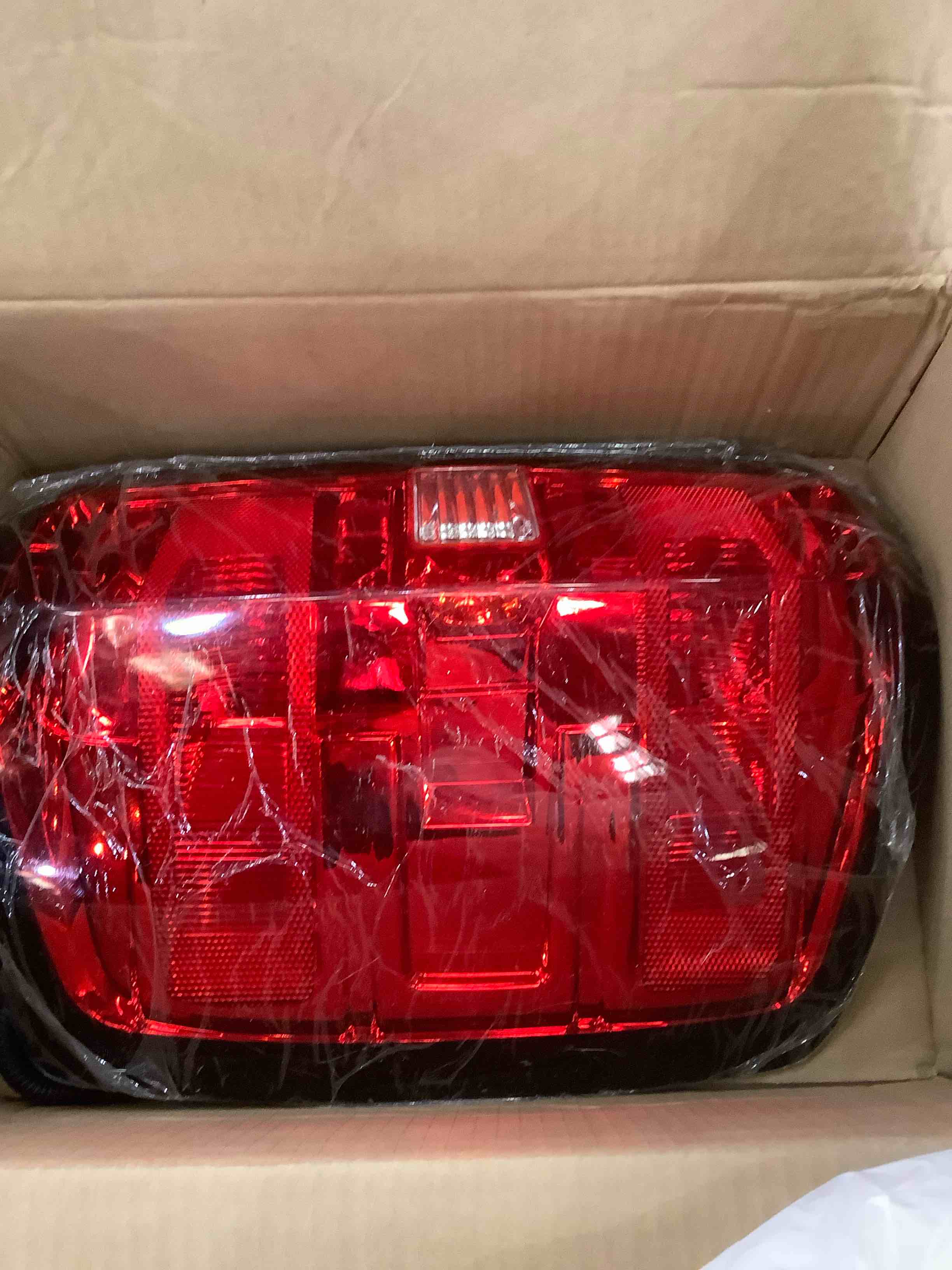 https://s3.amazonaws.com/lotting-images-prod/BargainHunt/EXS01225890_1710261674529.jpeg