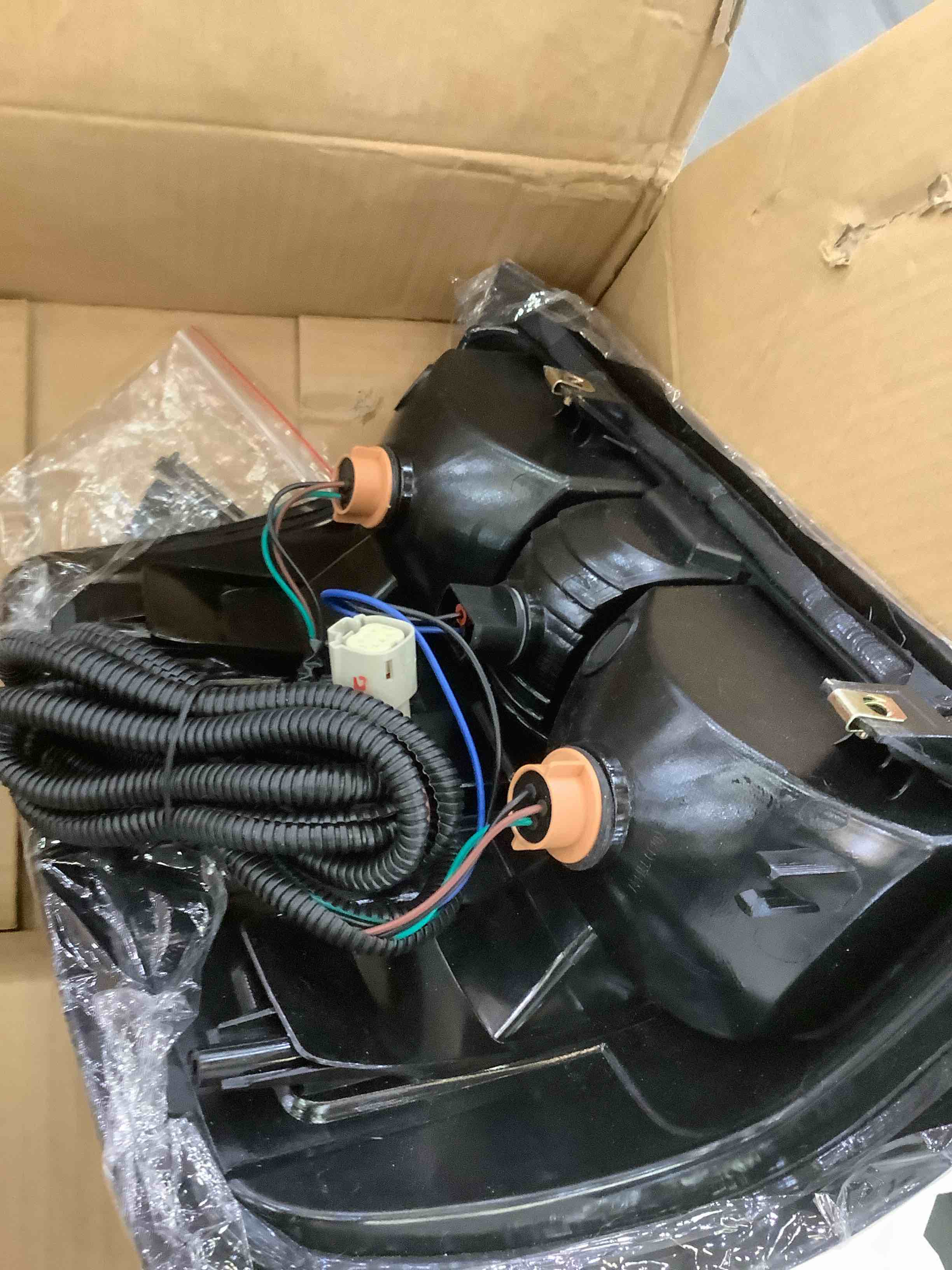 https://s3.amazonaws.com/lotting-images-prod/BargainHunt/EXS01225890_1710261679725.jpeg