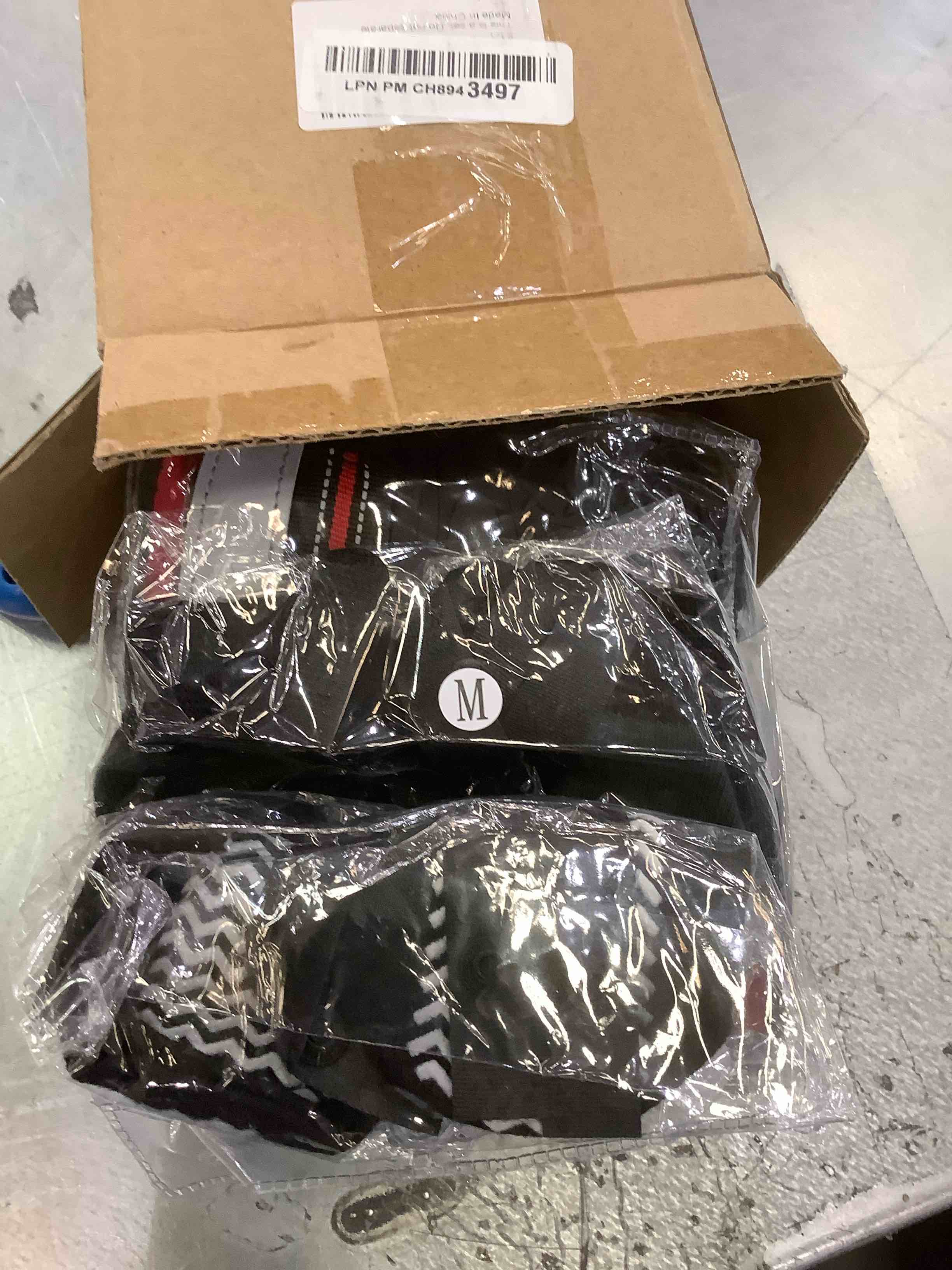 https://s3.amazonaws.com/lotting-images-prod/BargainHunt/EXS01225924_1710264852295.jpeg