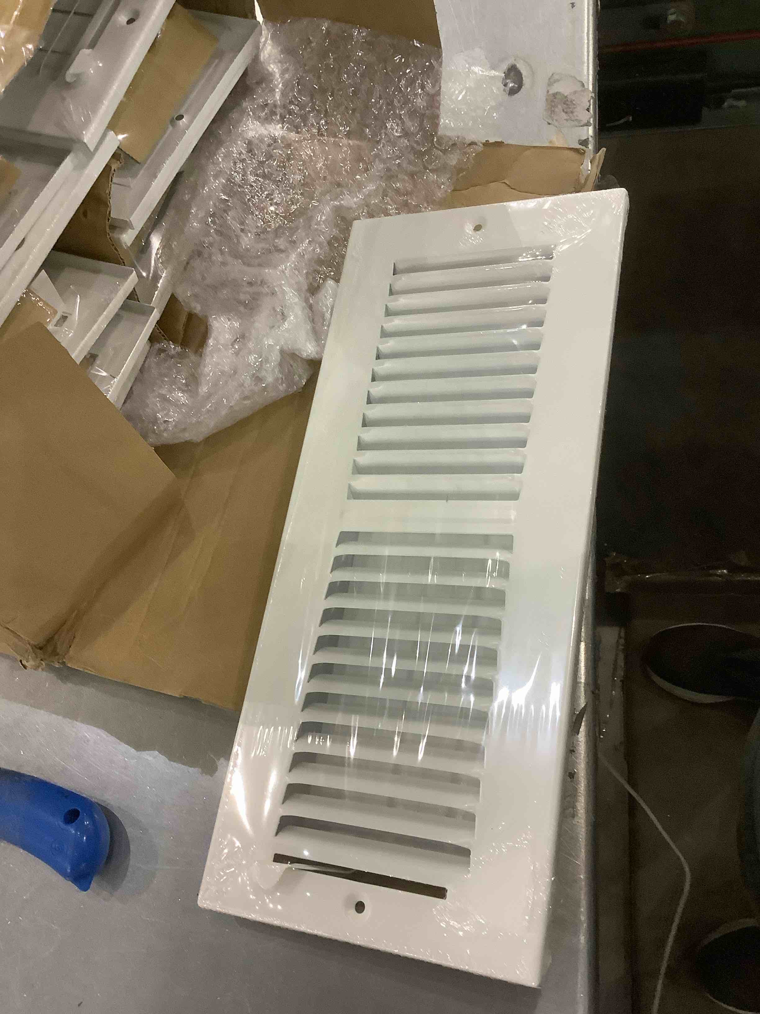https://s3.amazonaws.com/lotting-images-prod/BargainHunt/EXS01225960_1710330748141.jpeg