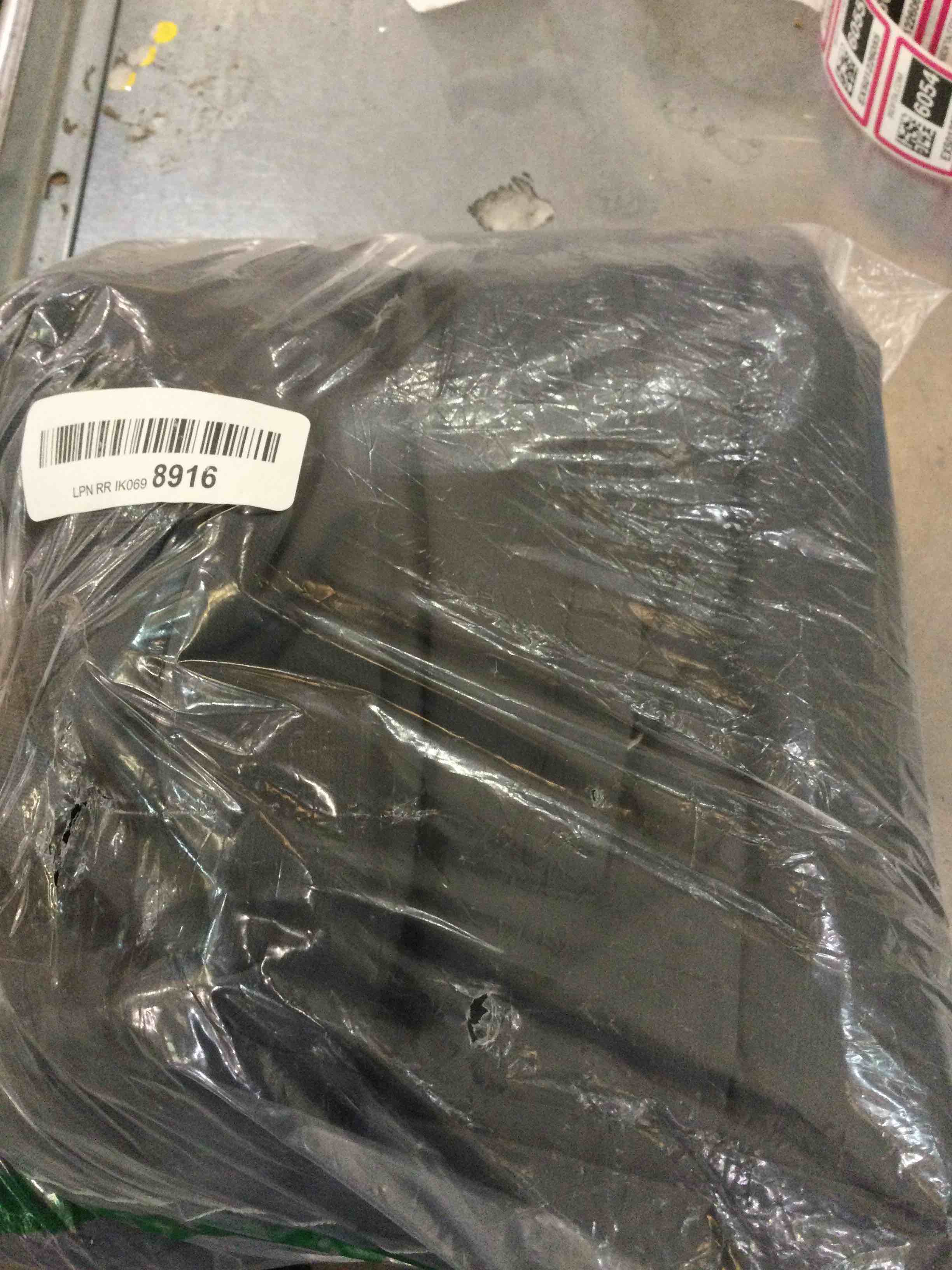https://s3.amazonaws.com/lotting-images-prod/BargainHunt/EXS01226041_1710176976149.jpeg