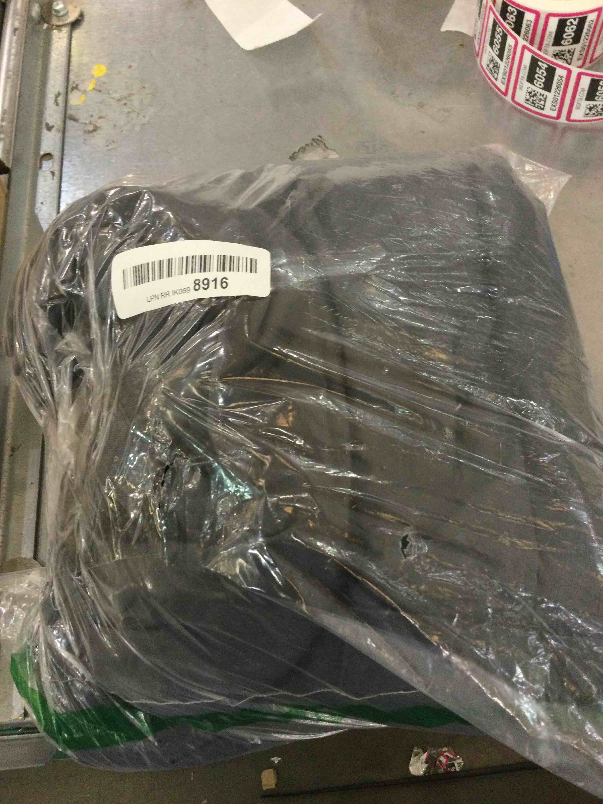 https://s3.amazonaws.com/lotting-images-prod/BargainHunt/EXS01226041_1710176980686.jpeg