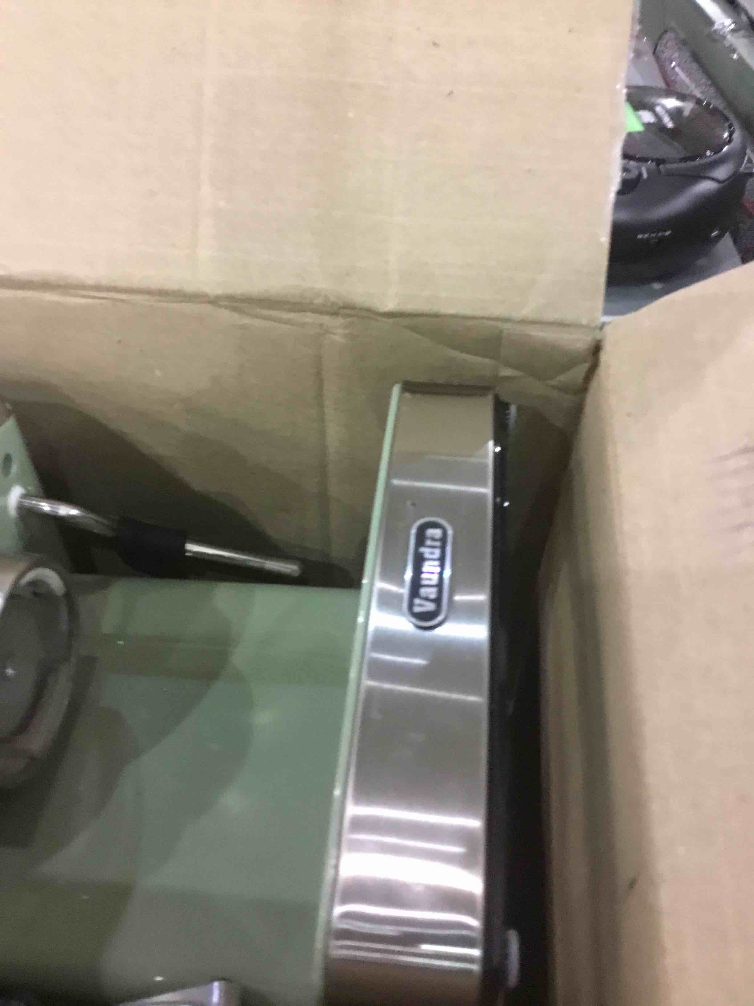 https://s3.amazonaws.com/lotting-images-prod/BargainHunt/EXS01226434_1710760533495.jpeg