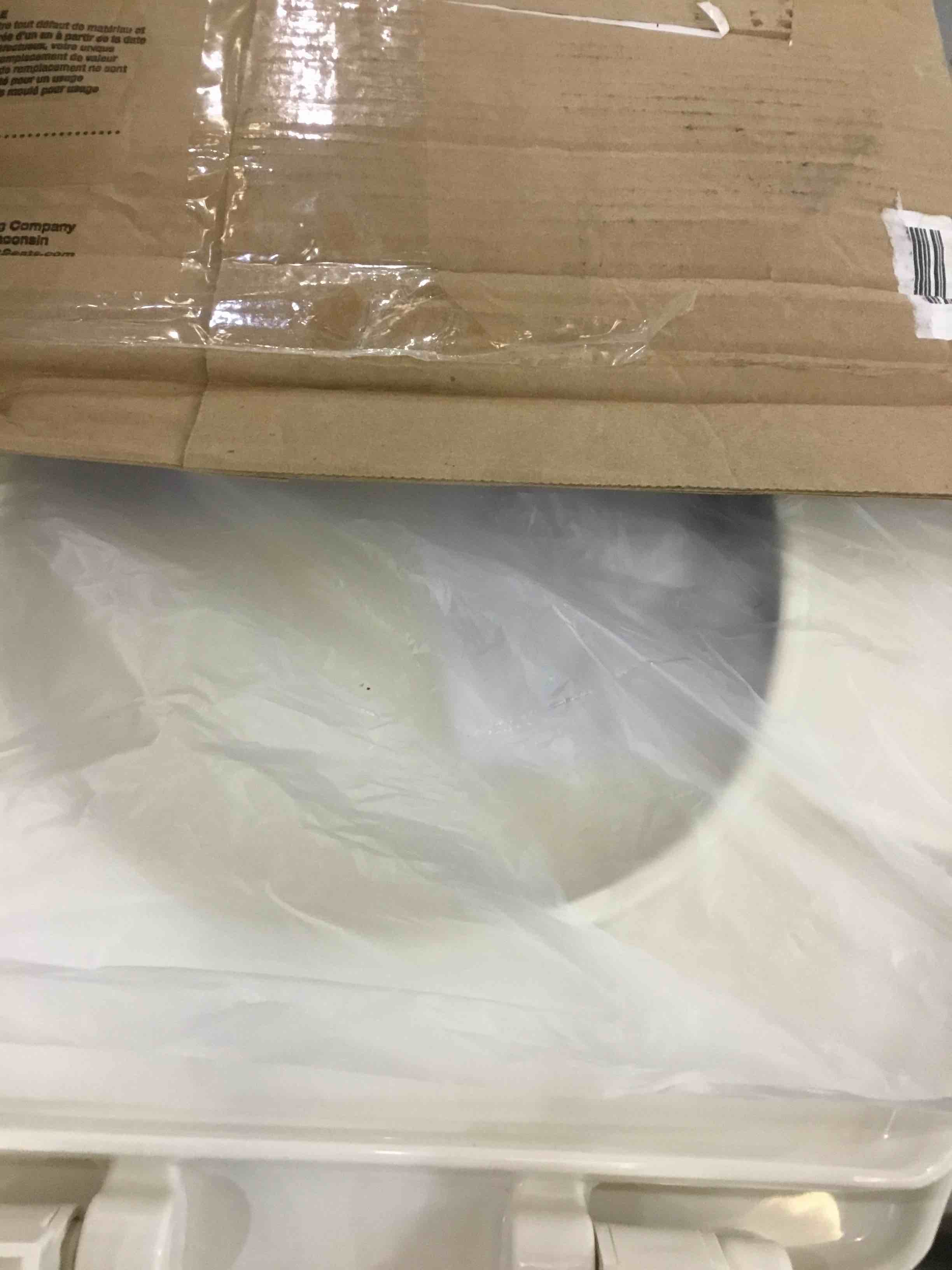 https://s3.amazonaws.com/lotting-images-prod/BargainHunt/EXS01226477_1710776247806.jpeg