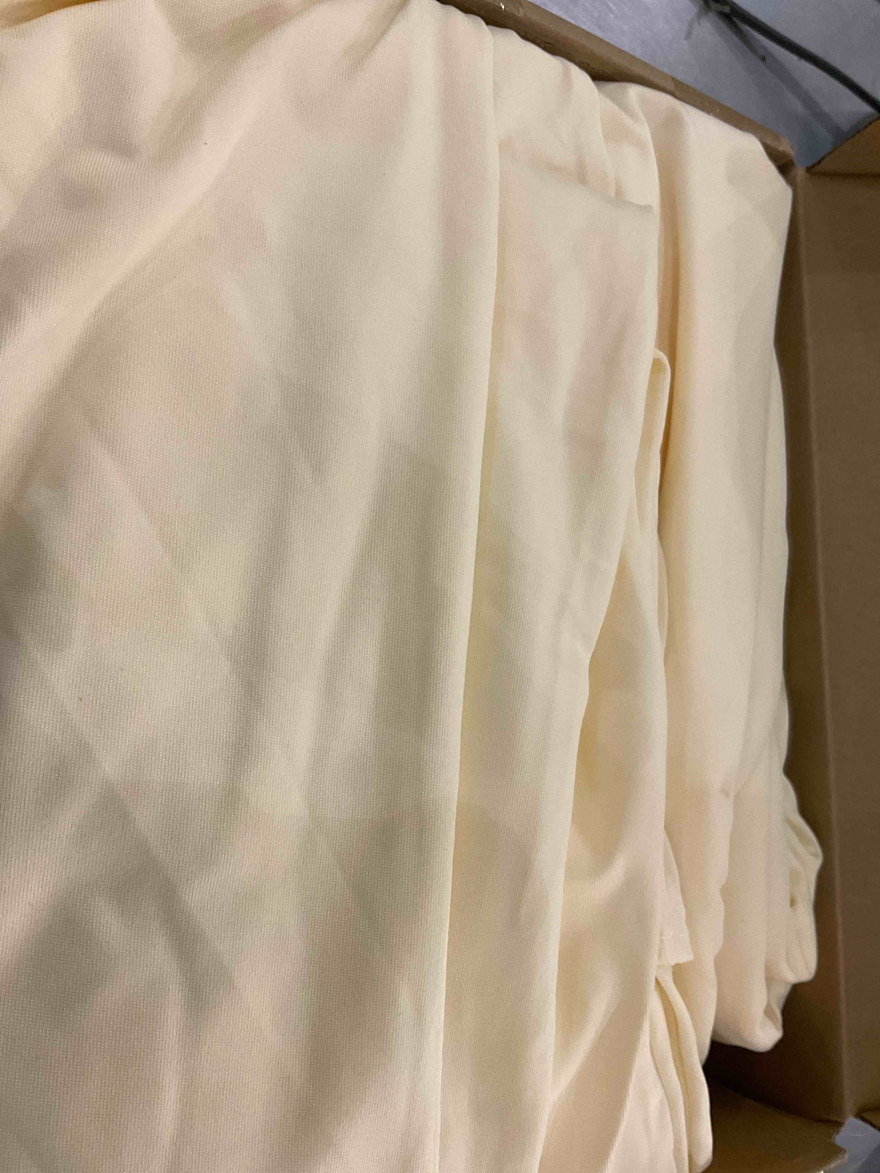https://s3.amazonaws.com/lotting-images-prod/BargainHunt/EXS01226524_1710528975487.jpeg