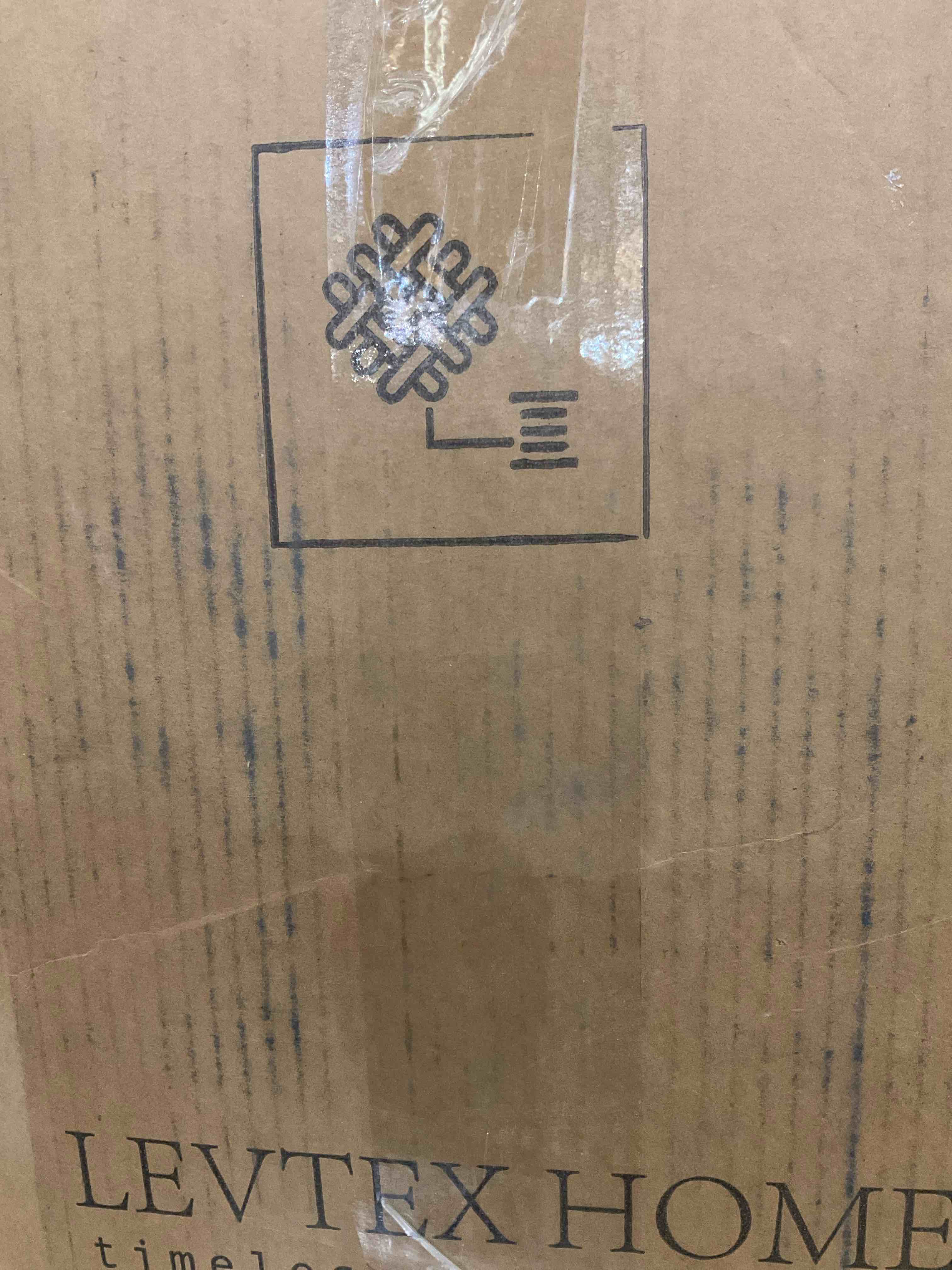 https://s3.amazonaws.com/lotting-images-prod/BargainHunt/EXS01226613_1710774445822.jpeg