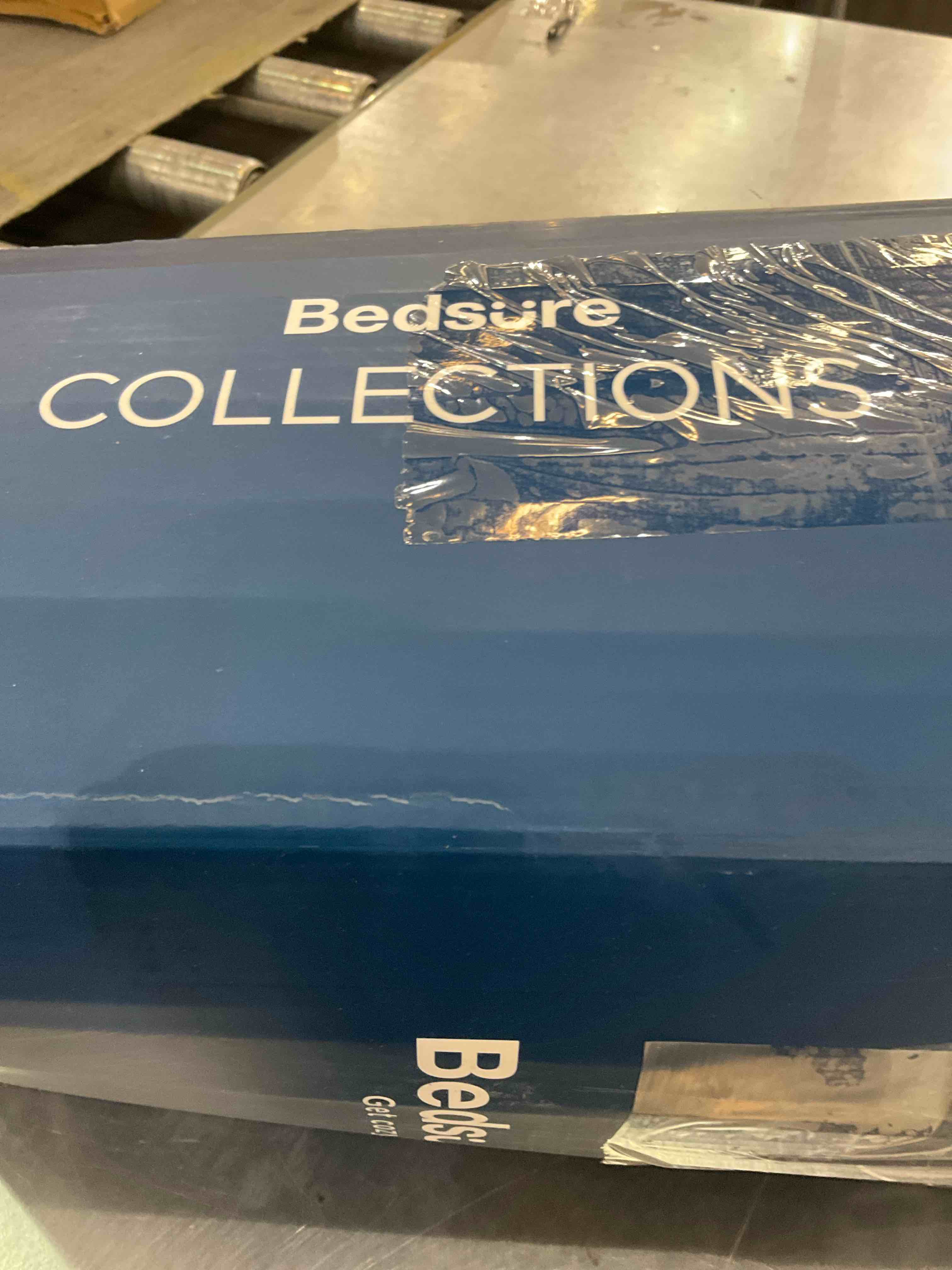 https://s3.amazonaws.com/lotting-images-prod/BargainHunt/EXS01226624_1710776456718.jpeg