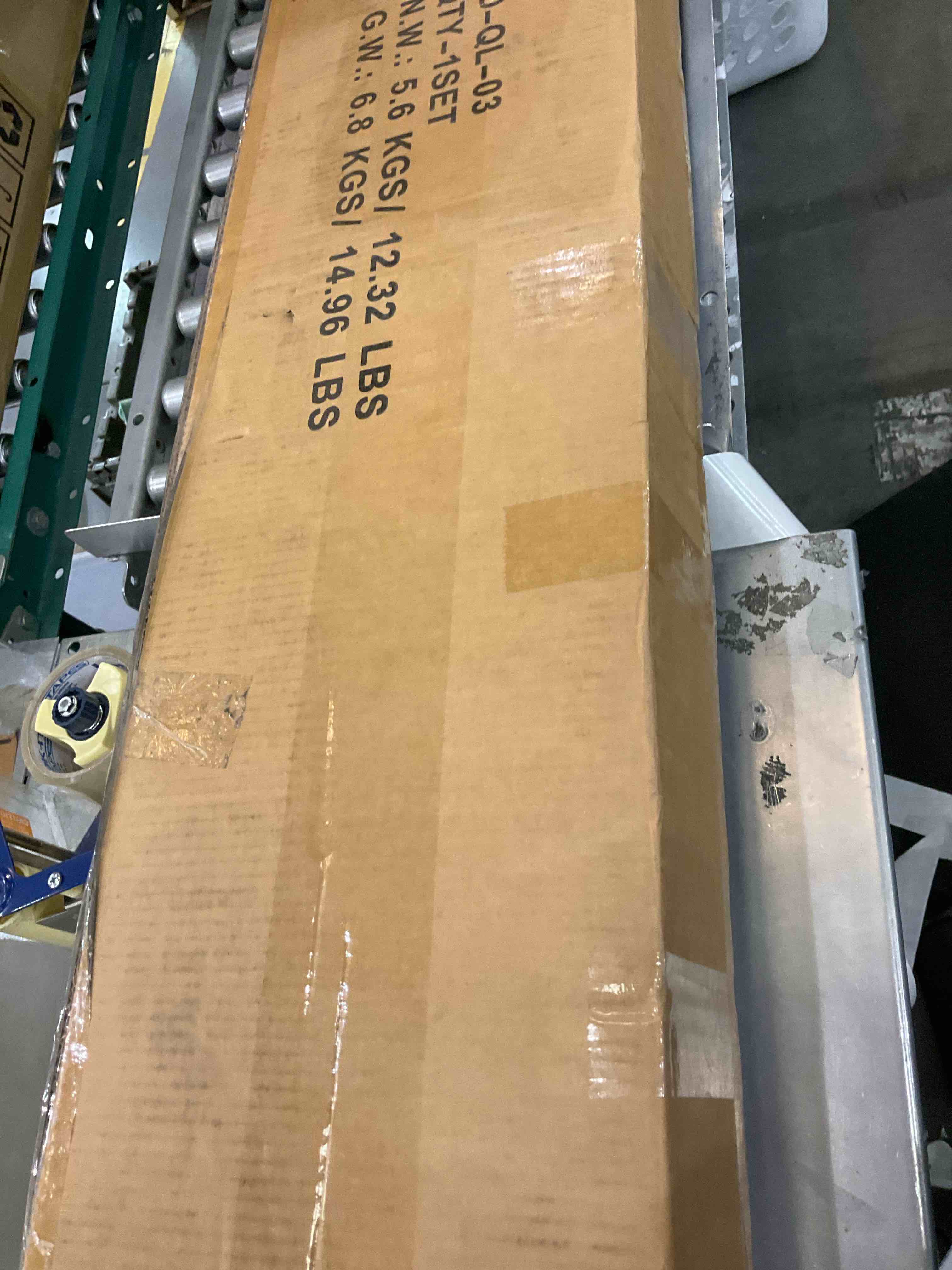 https://s3.amazonaws.com/lotting-images-prod/BargainHunt/EXS01227187_1710773050913.jpeg