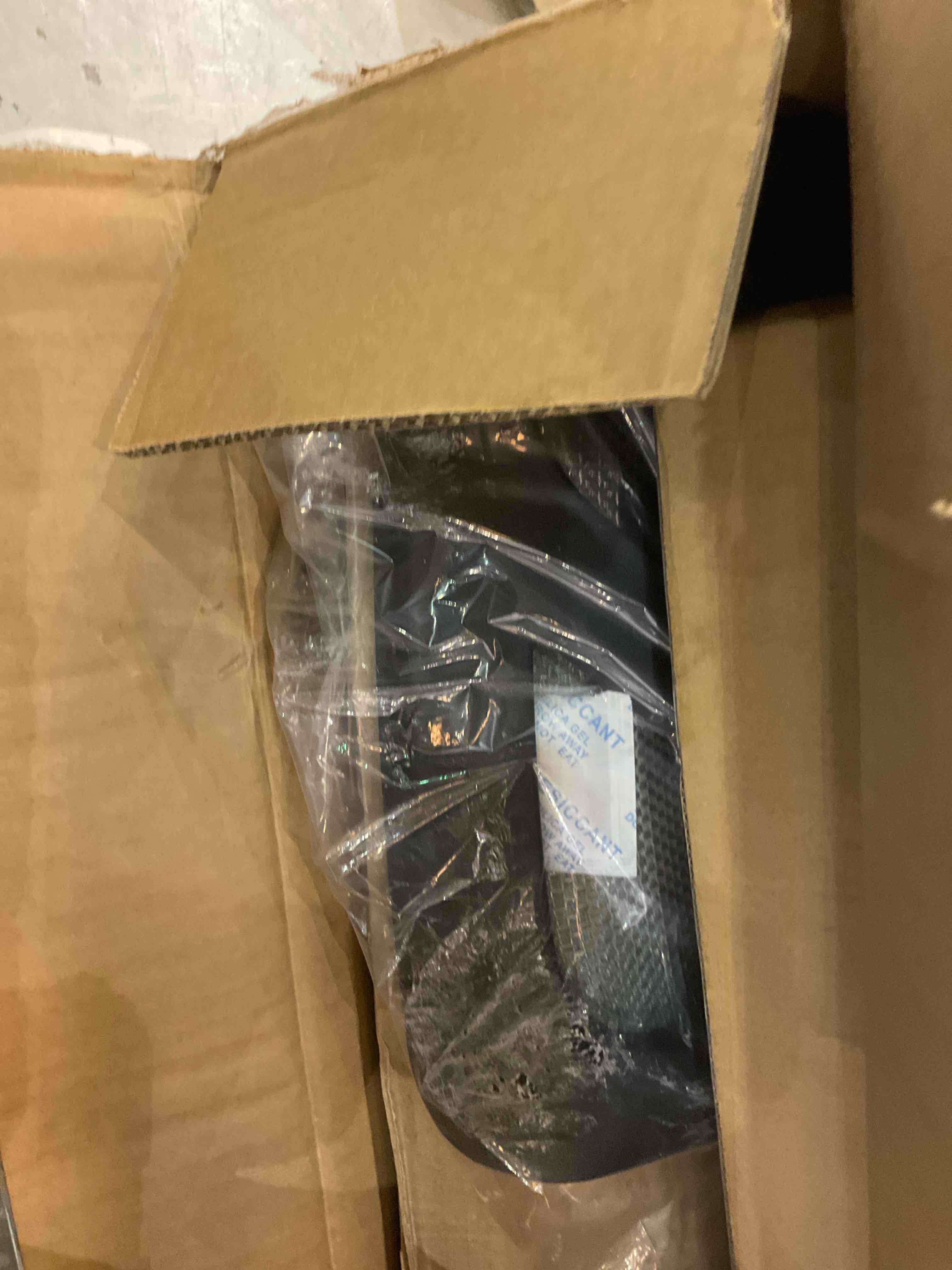 https://s3.amazonaws.com/lotting-images-prod/BargainHunt/EXS01227288_1710959646964.jpeg