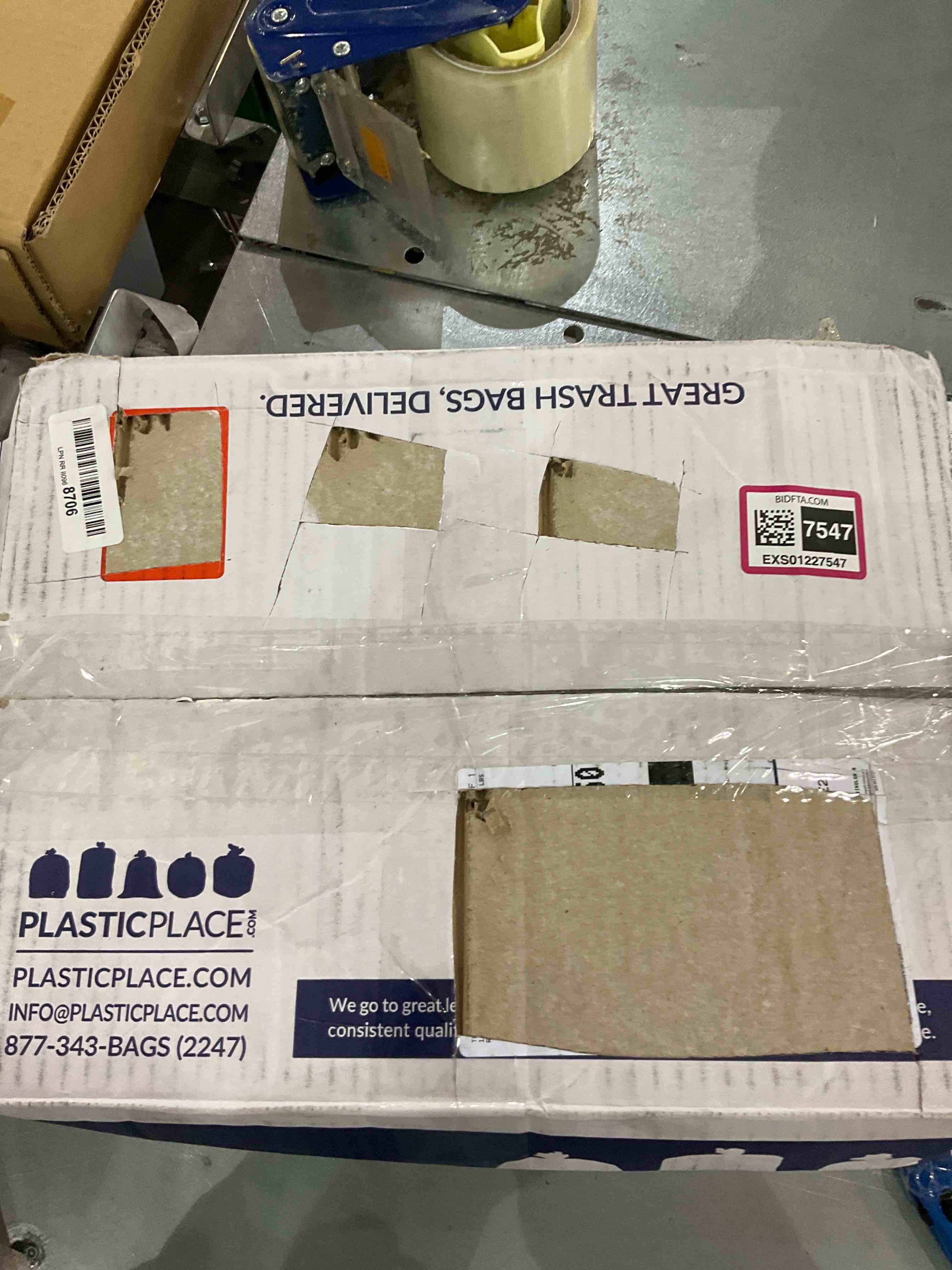 https://s3.amazonaws.com/lotting-images-prod/BargainHunt/EXS01227547_1710160967628.jpeg