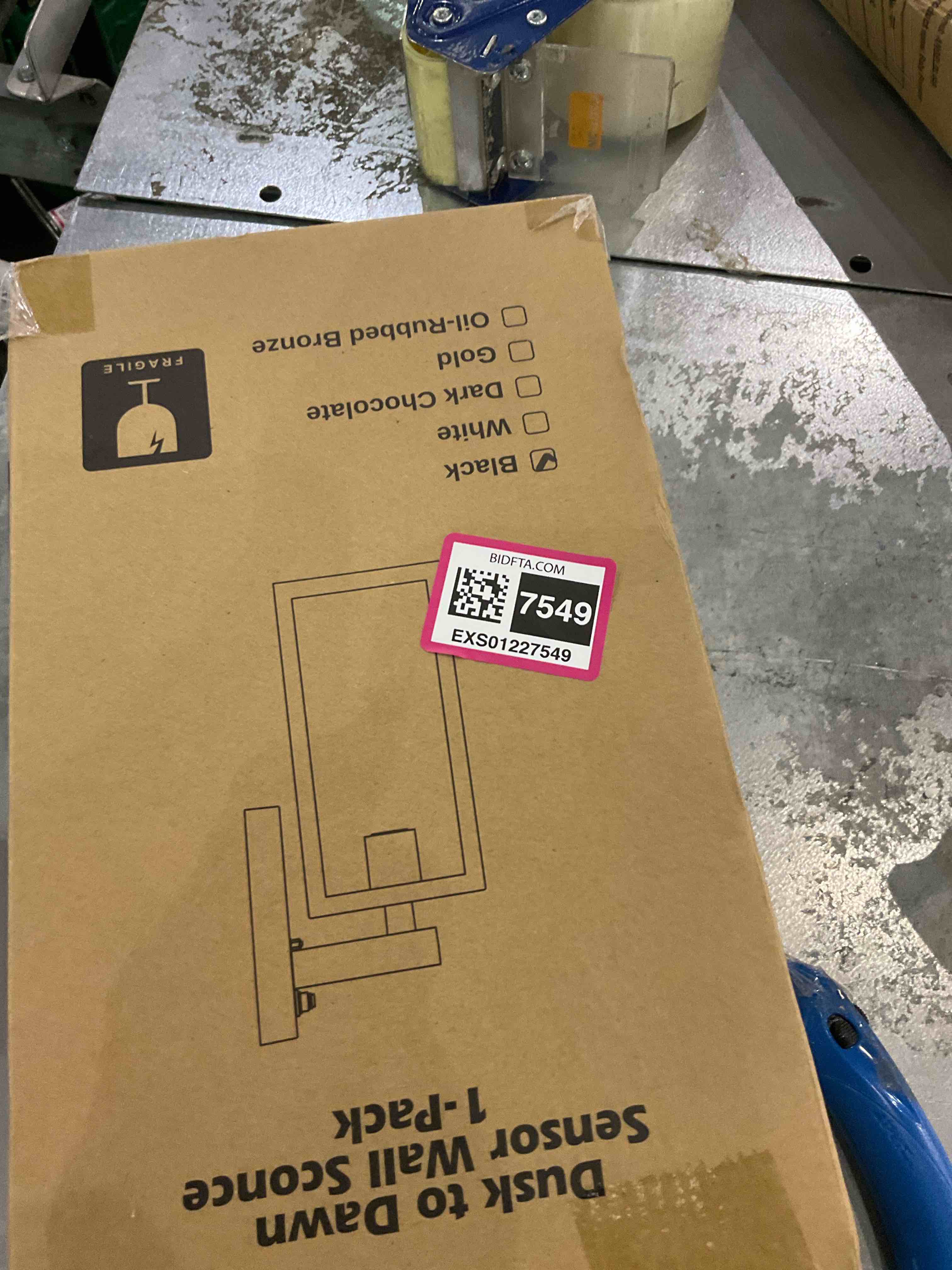 https://s3.amazonaws.com/lotting-images-prod/BargainHunt/EXS01227549_1710161151809.jpeg
