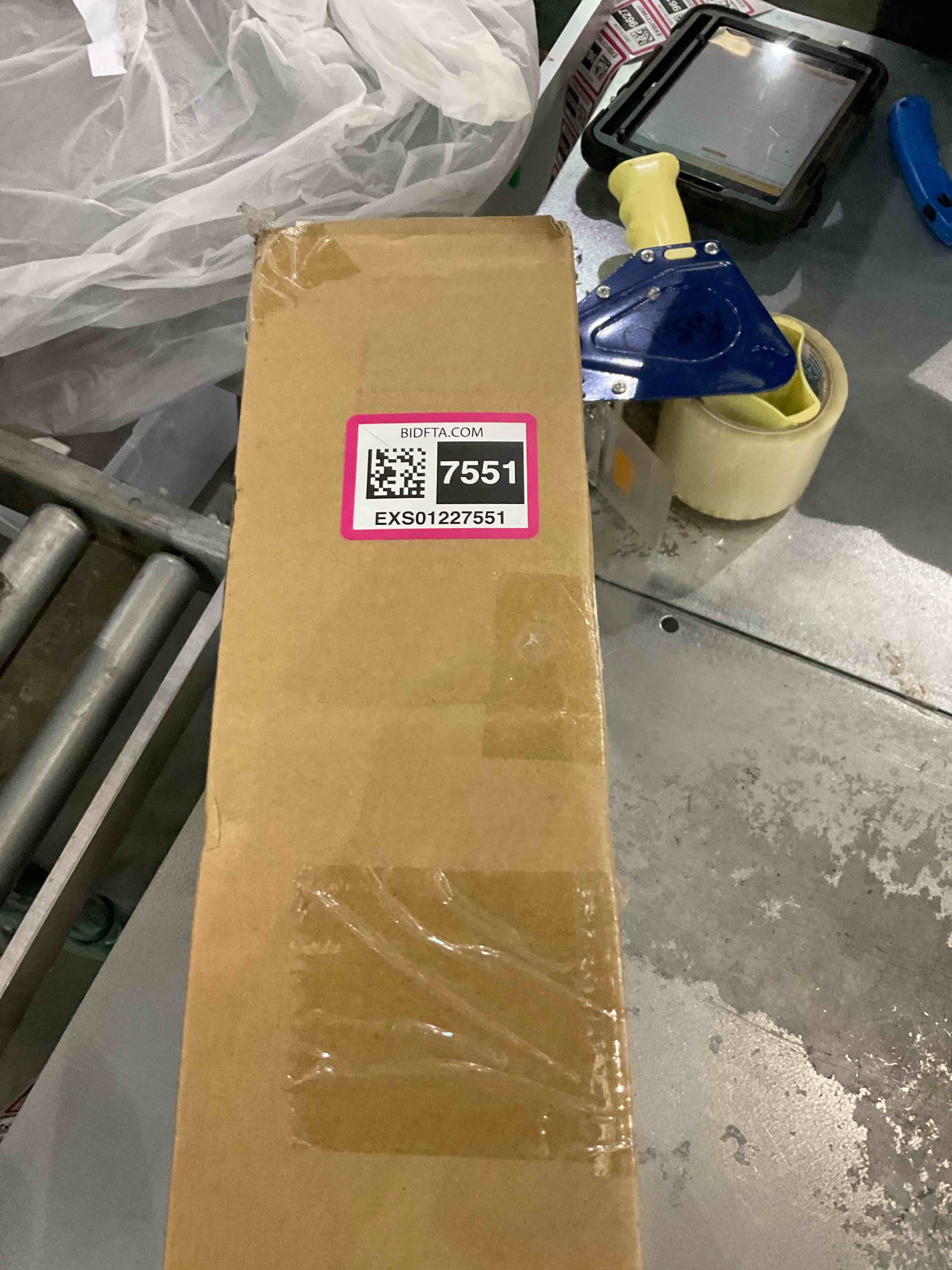 https://s3.amazonaws.com/lotting-images-prod/BargainHunt/EXS01227551_1710161334822.jpeg