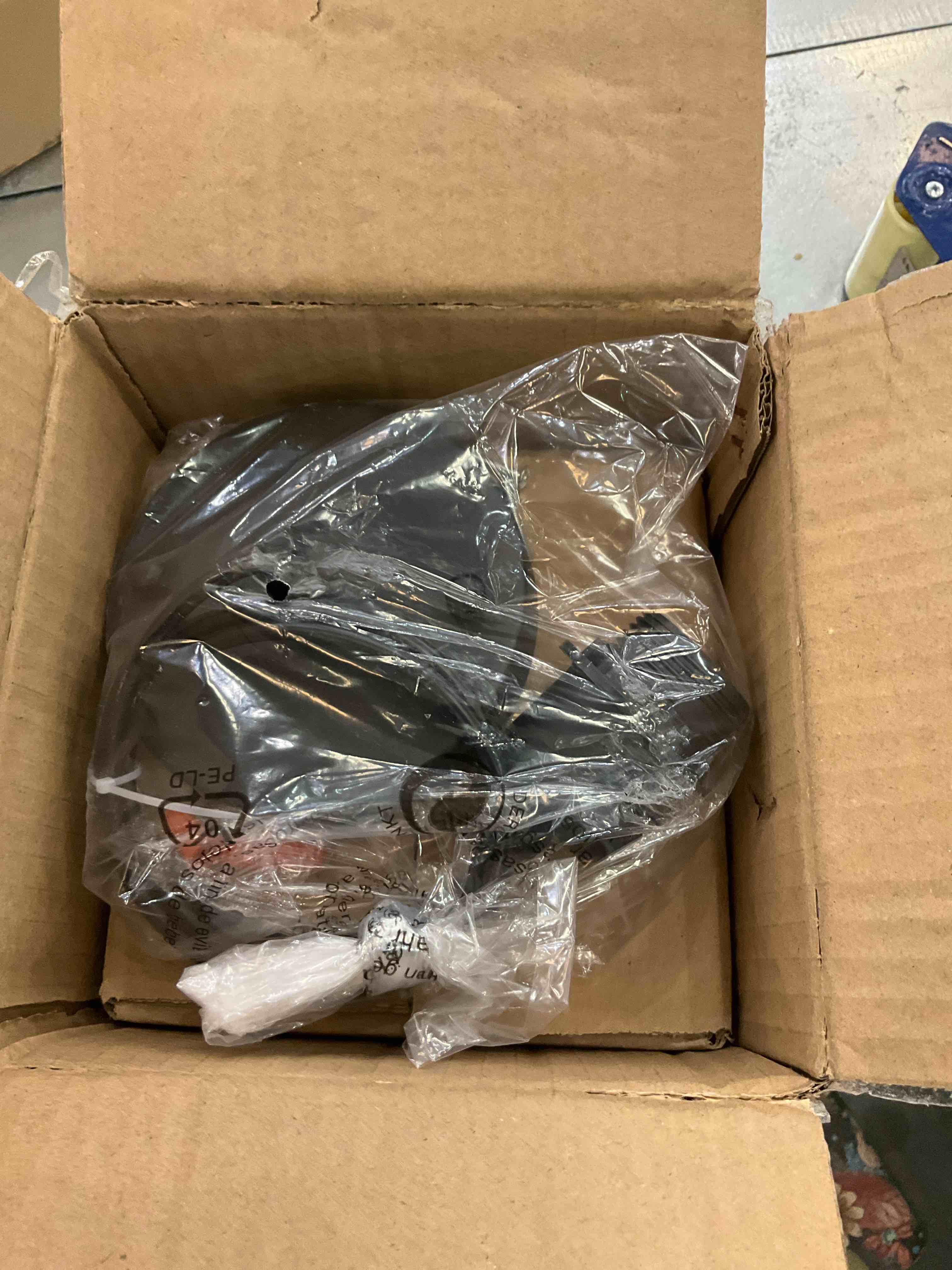 https://s3.amazonaws.com/lotting-images-prod/BargainHunt/EXS01227691_1710183120911.jpeg