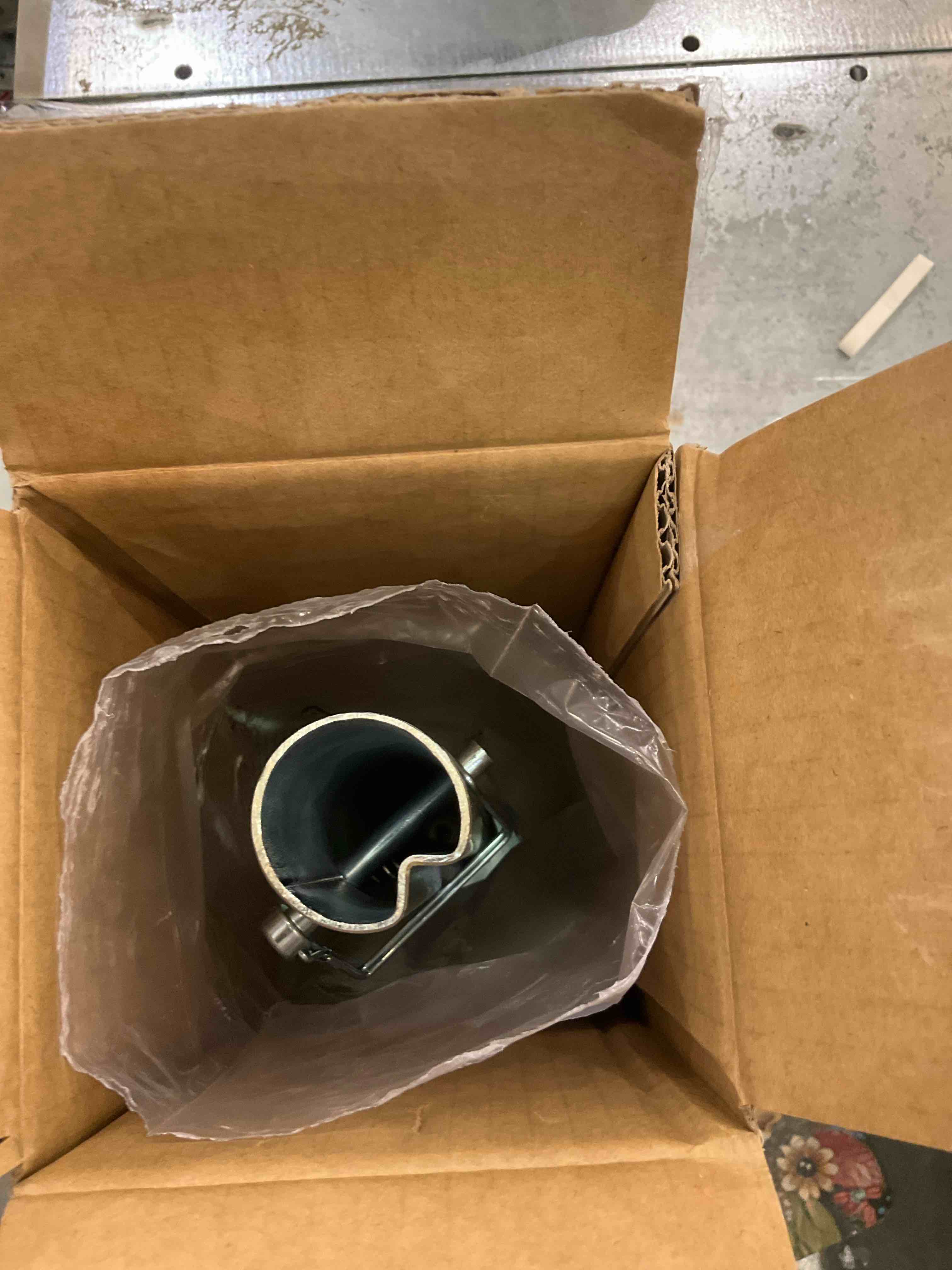 https://s3.amazonaws.com/lotting-images-prod/BargainHunt/EXS01227693_1710183276152.jpeg
