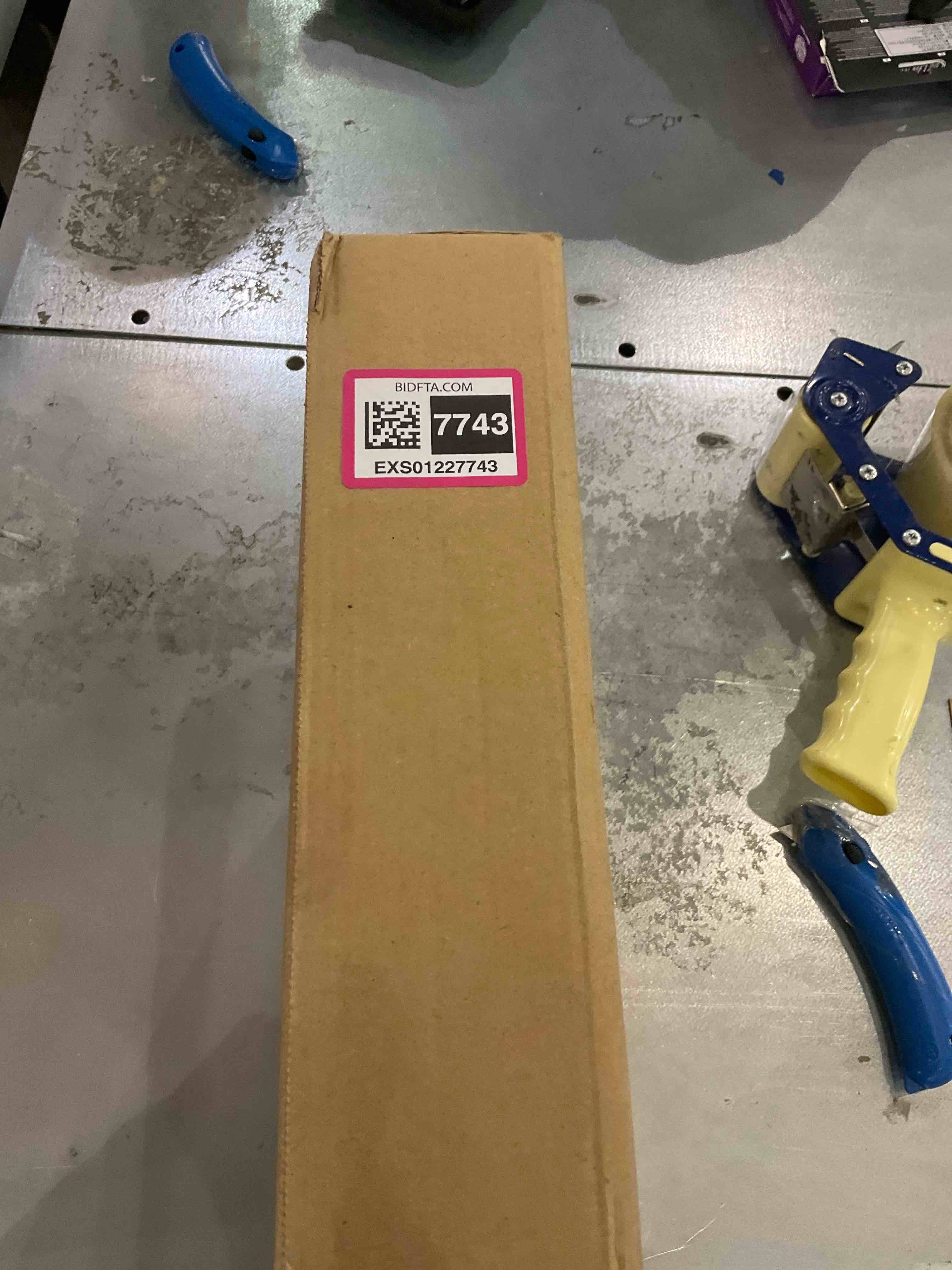https://s3.amazonaws.com/lotting-images-prod/BargainHunt/EXS01227743_1710252254779.jpeg