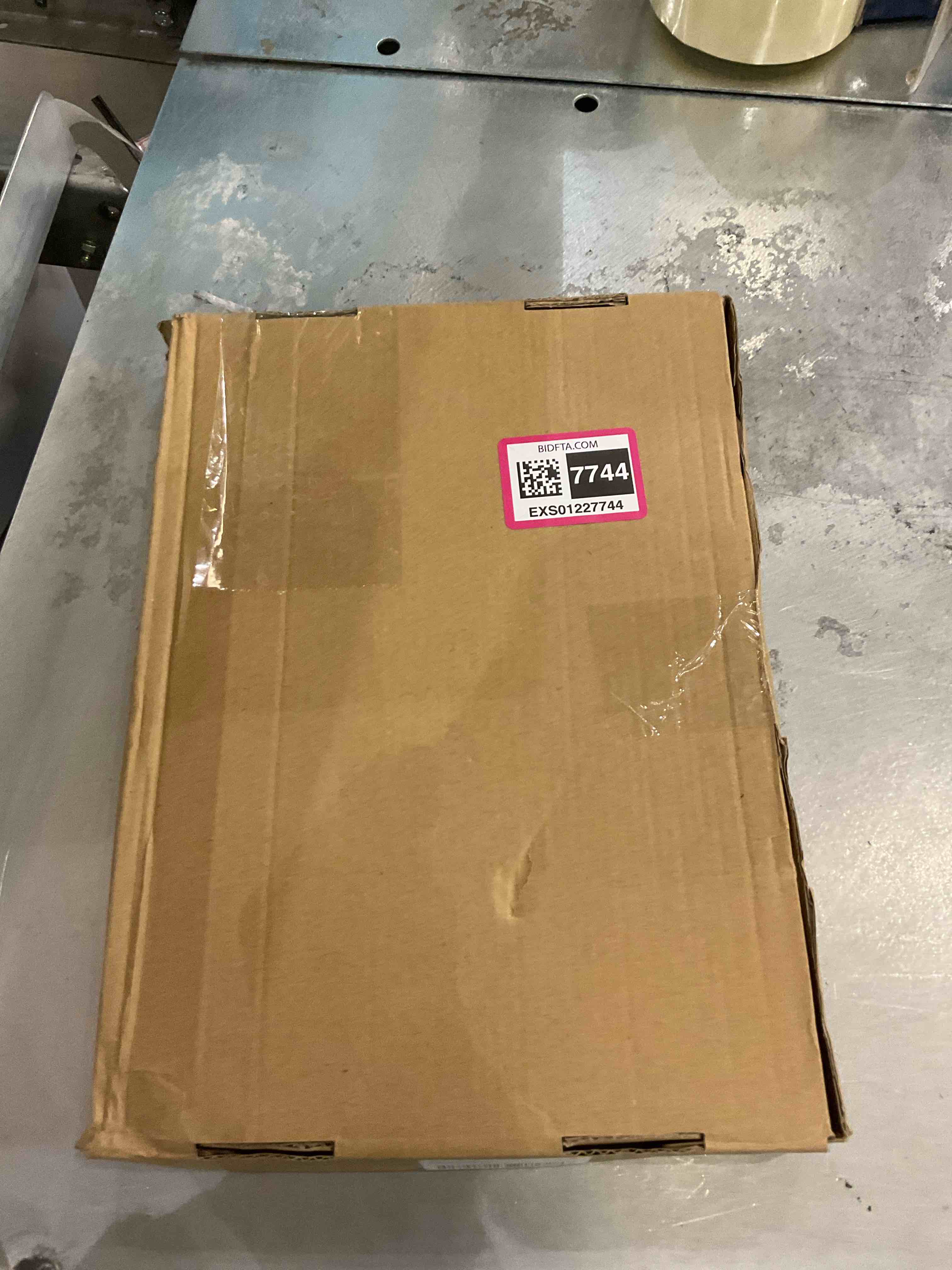 https://s3.amazonaws.com/lotting-images-prod/BargainHunt/EXS01227744_1710252317439.jpeg