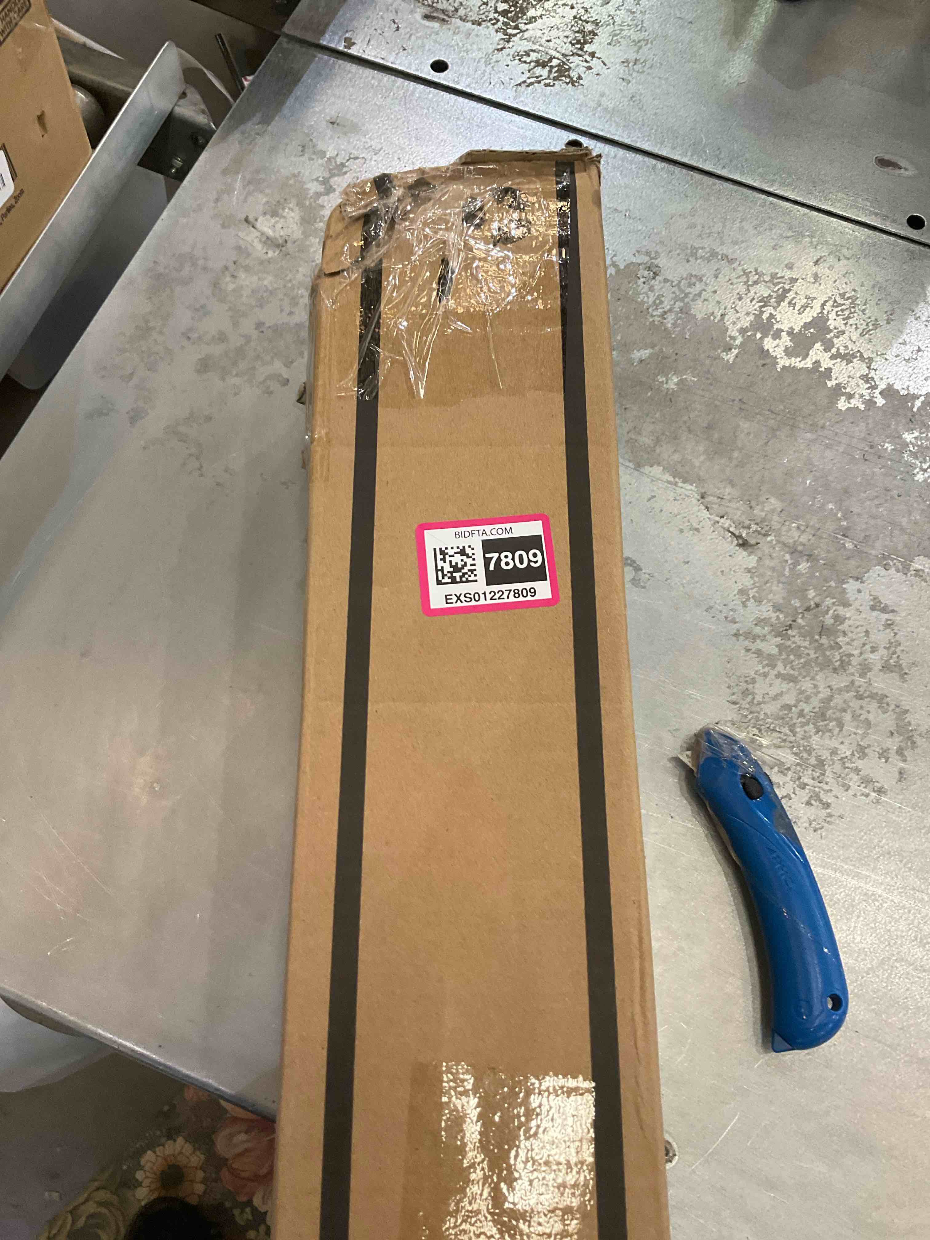 https://s3.amazonaws.com/lotting-images-prod/BargainHunt/EXS01227809_1710261896926.jpeg