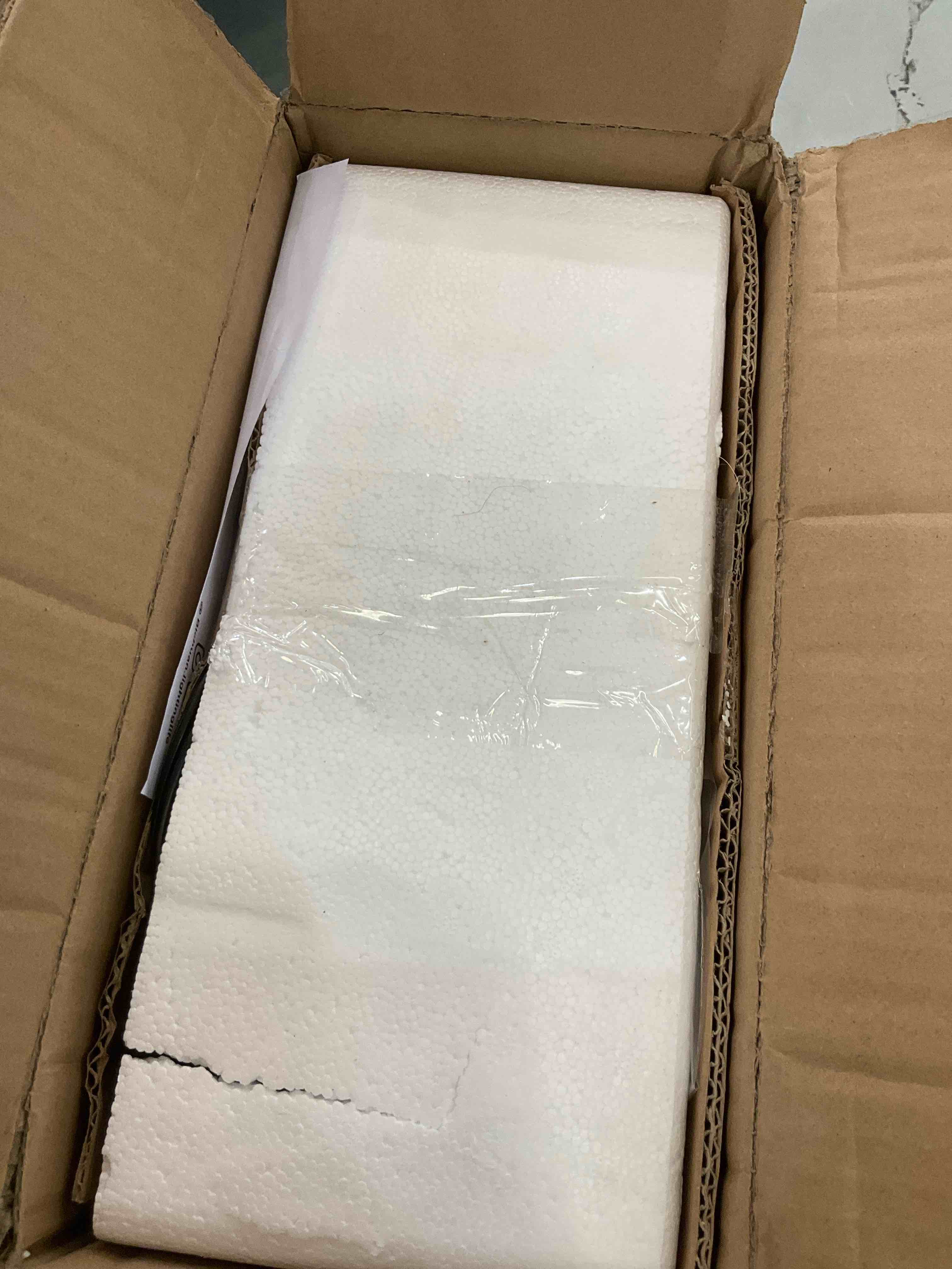 https://s3.amazonaws.com/lotting-images-prod/BargainHunt/EXS01227811_1710262118524.jpeg
