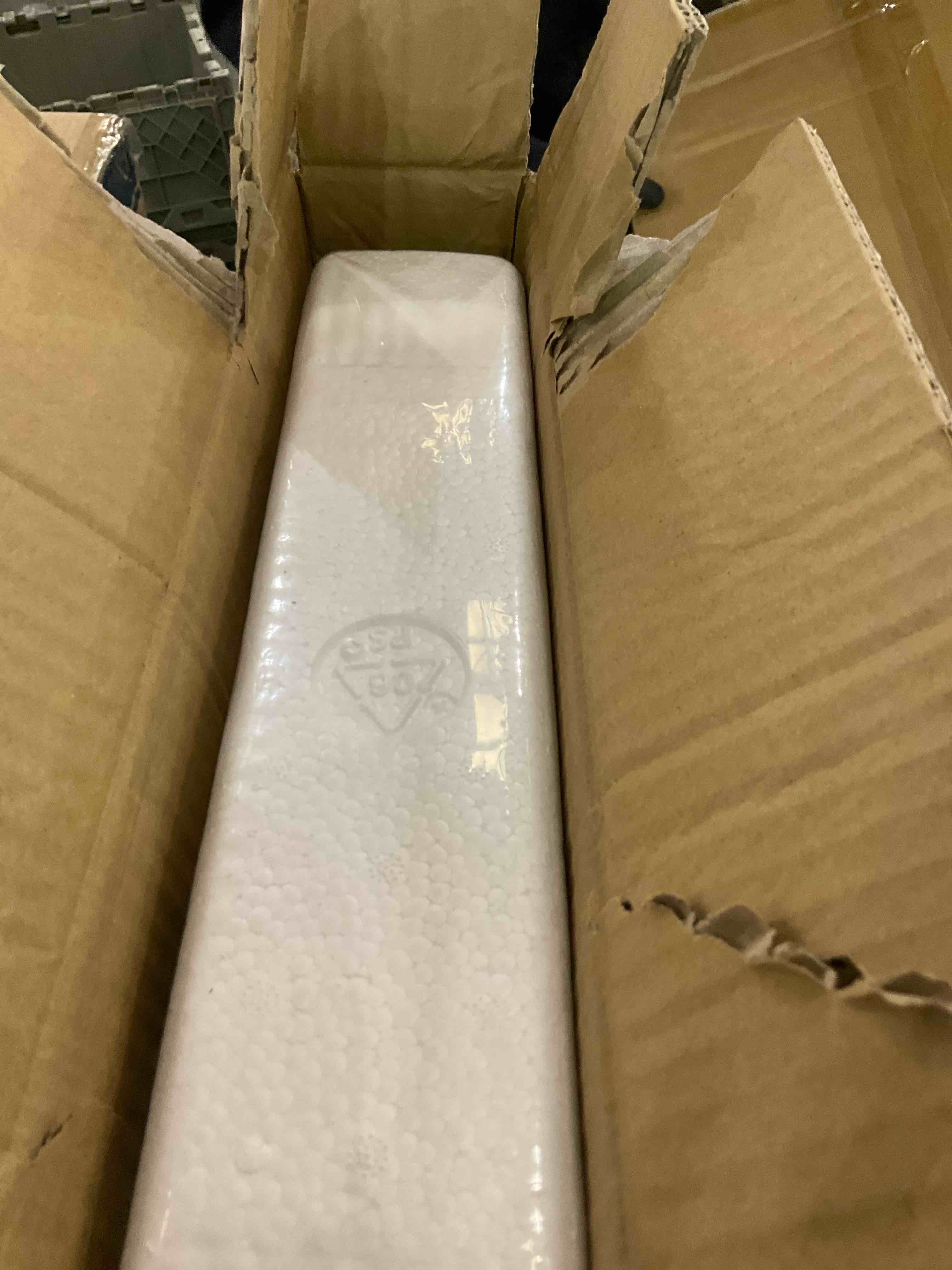 https://s3.amazonaws.com/lotting-images-prod/BargainHunt/EXS01227874_1710337283536.jpeg