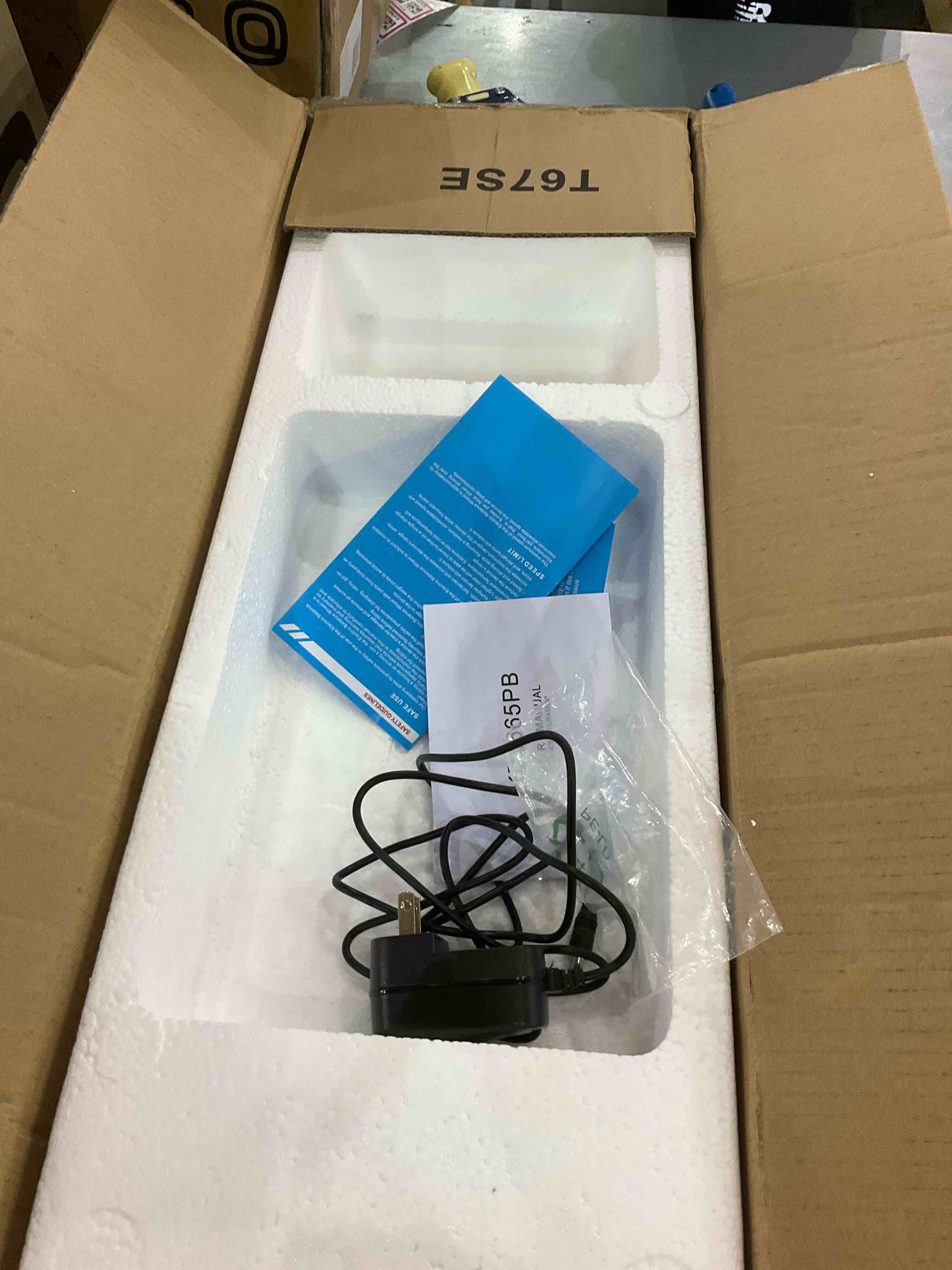 https://s3.amazonaws.com/lotting-images-prod/BargainHunt/EXS01227879_1710337861080.jpeg
