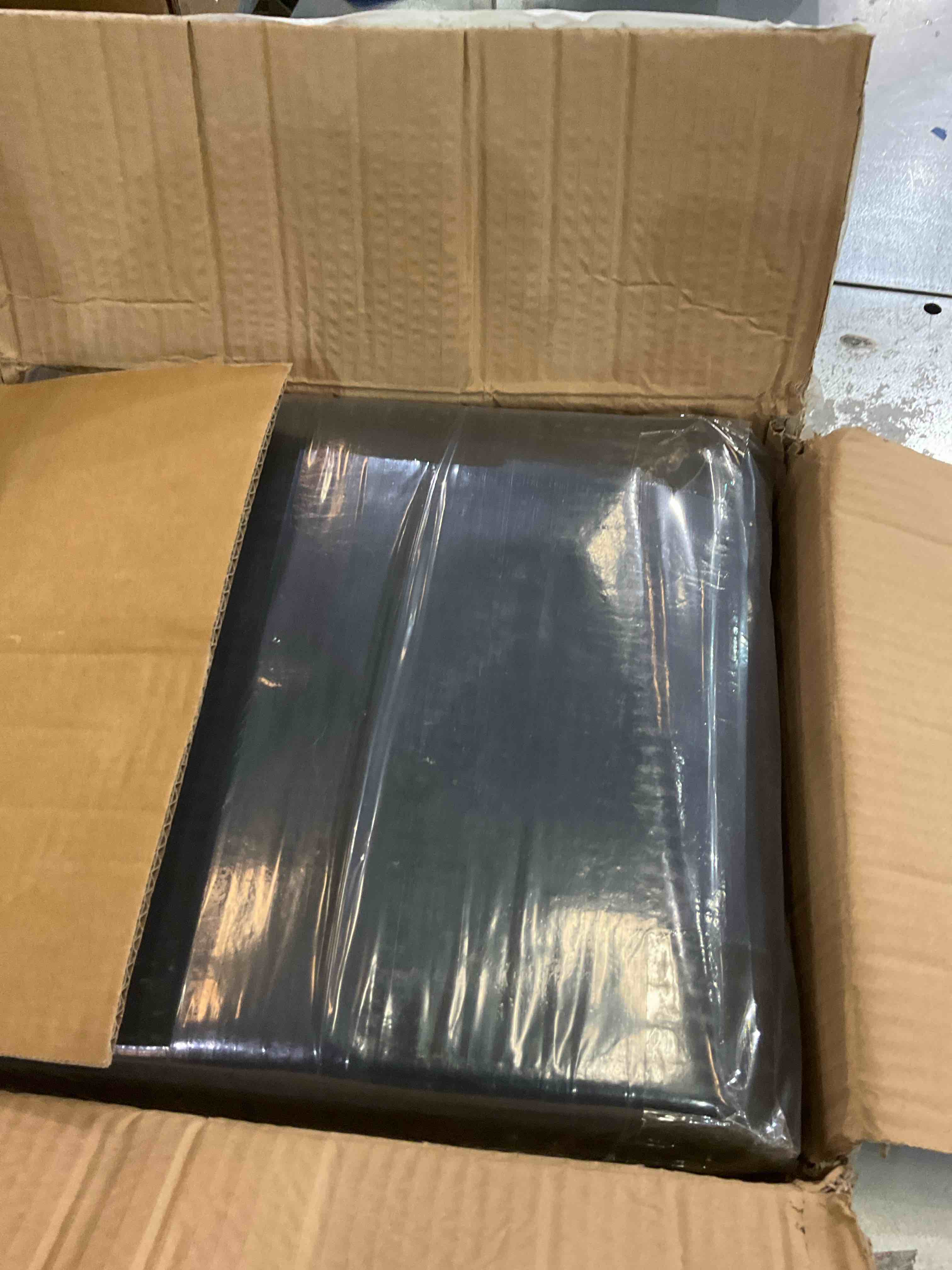 https://s3.amazonaws.com/lotting-images-prod/BargainHunt/EXS01227915_1710343414618.jpeg