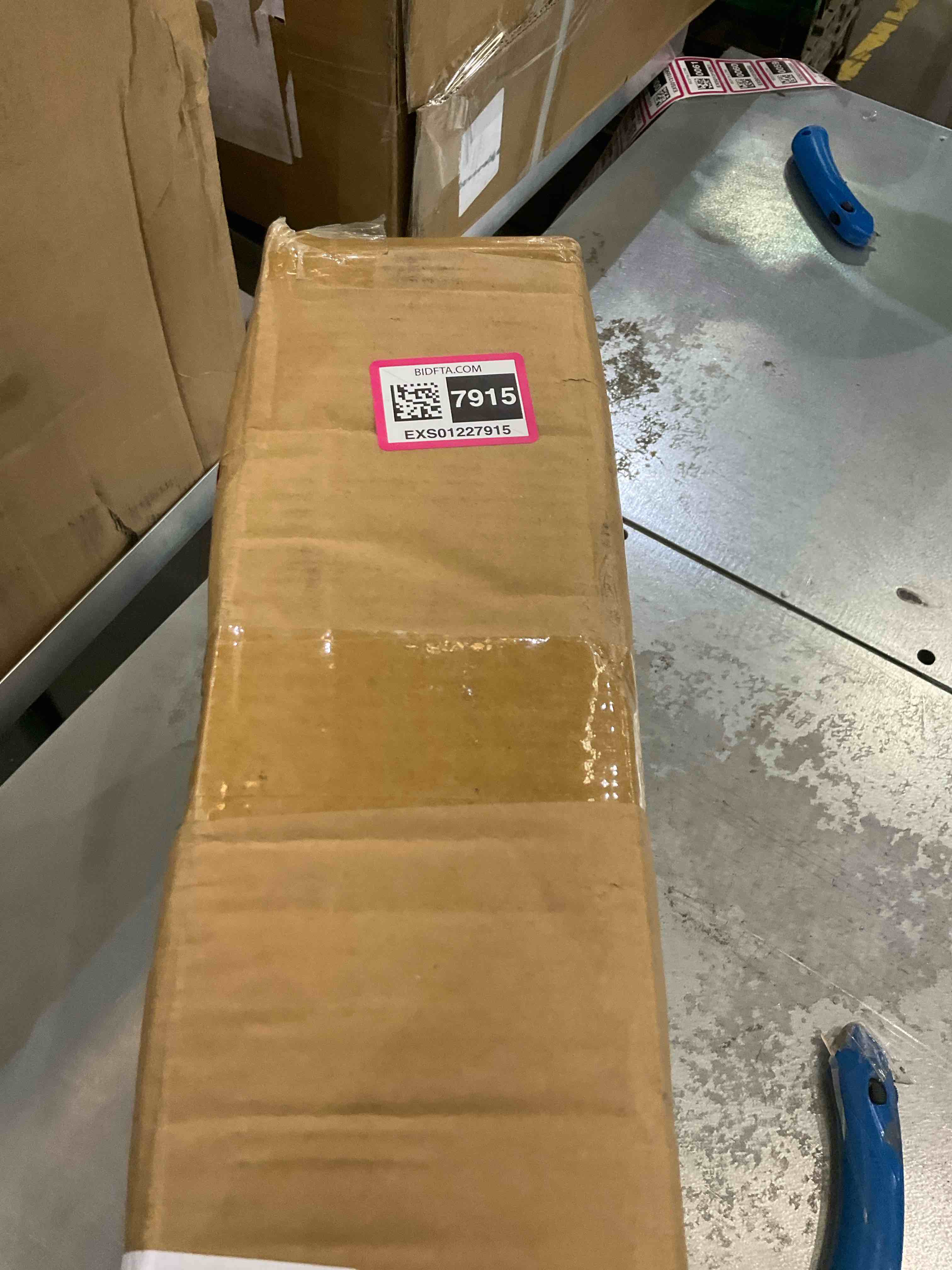 https://s3.amazonaws.com/lotting-images-prod/BargainHunt/EXS01227915_1710343444141.jpeg