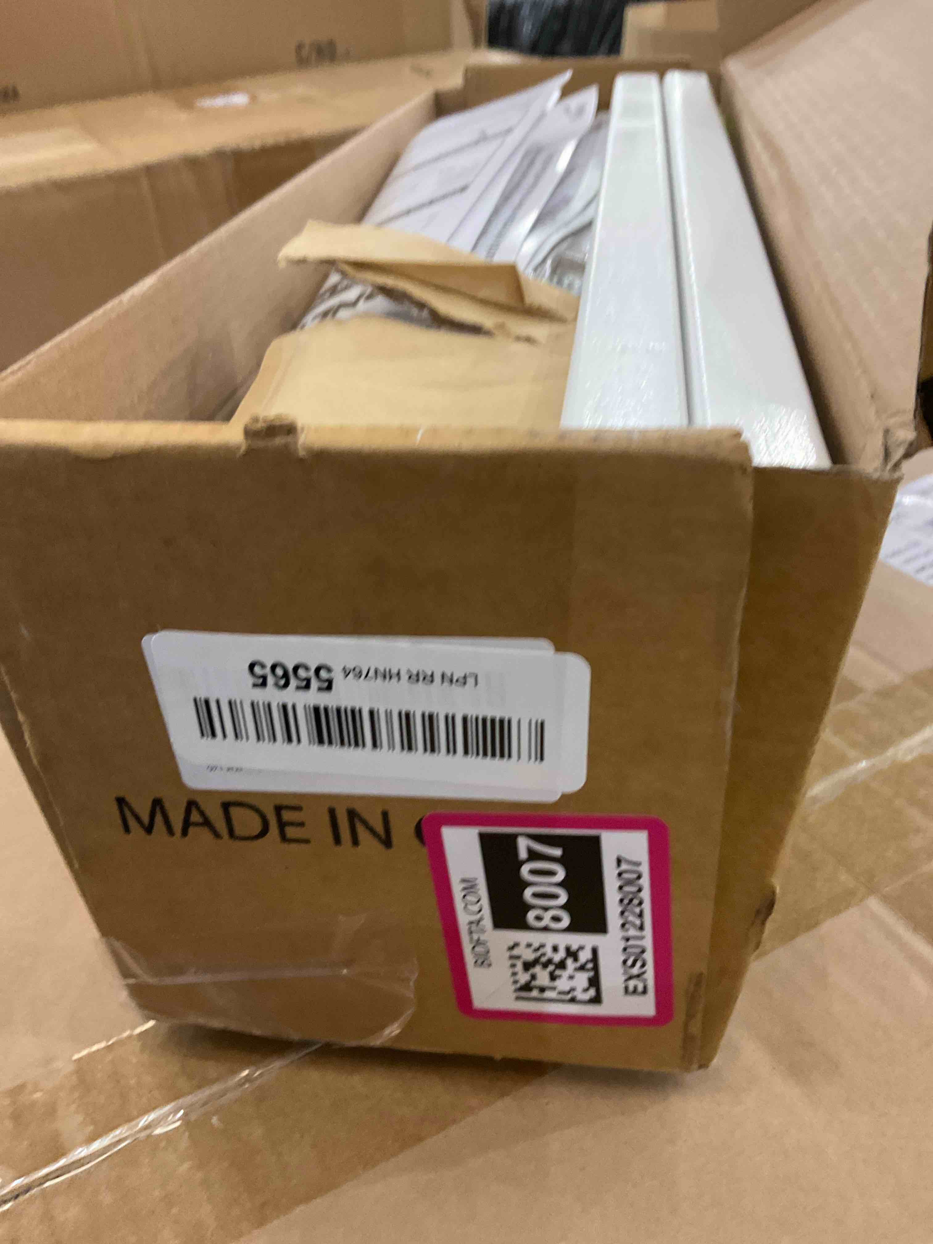 https://s3.amazonaws.com/lotting-images-prod/BargainHunt/EXS01228007_1709923301413.jpeg
