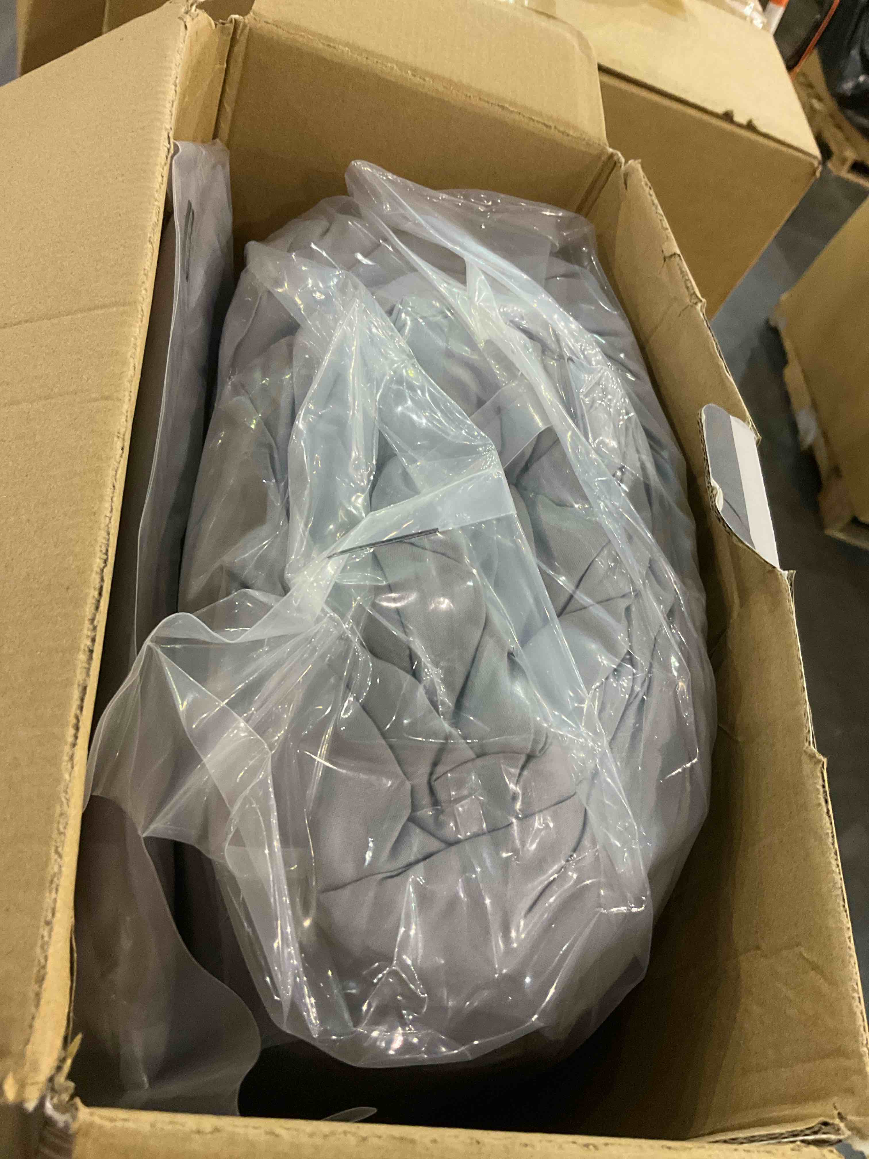 https://s3.amazonaws.com/lotting-images-prod/BargainHunt/EXS01228052_1710158747805.jpeg