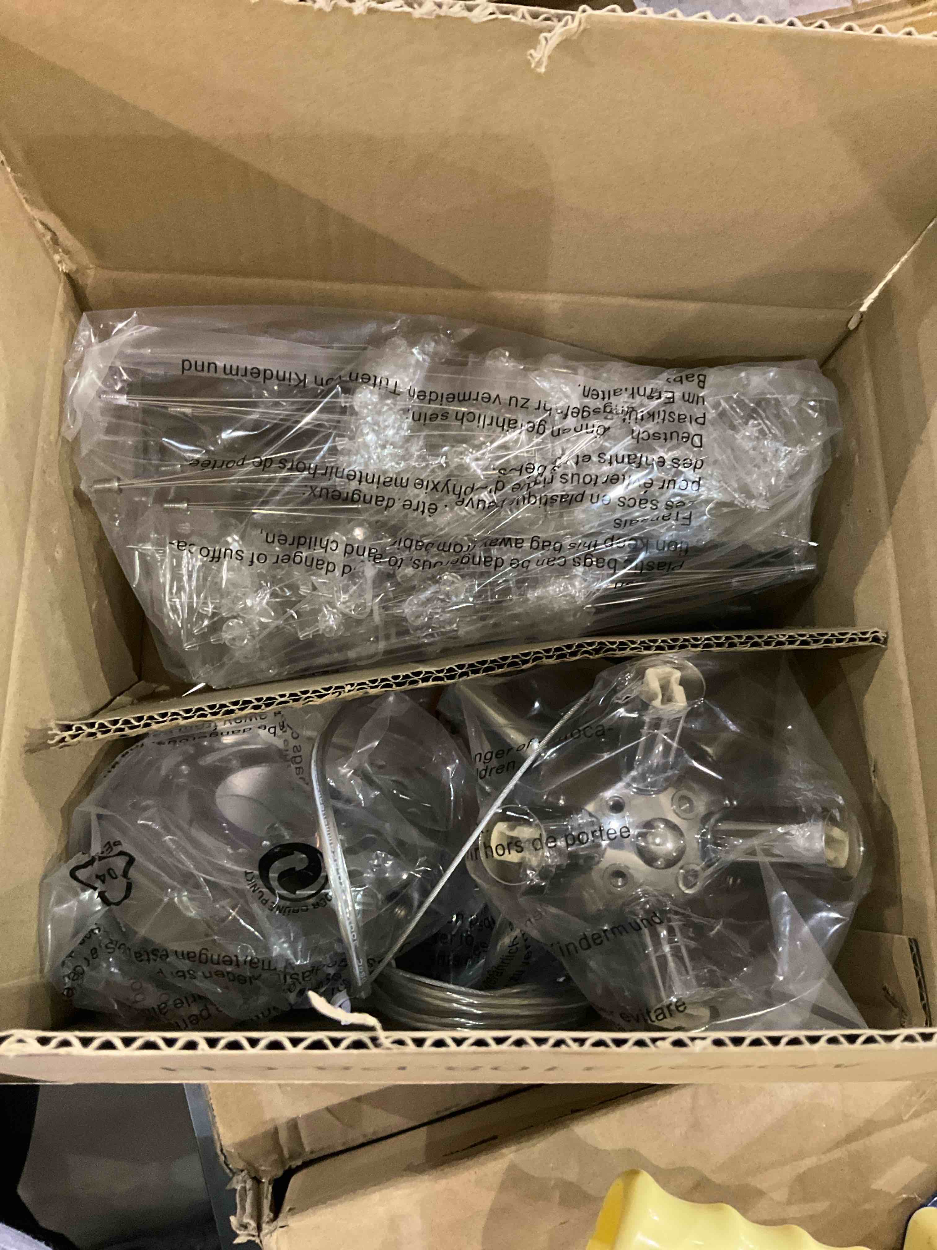 https://s3.amazonaws.com/lotting-images-prod/BargainHunt/EXS01228255_1710416979070.jpeg