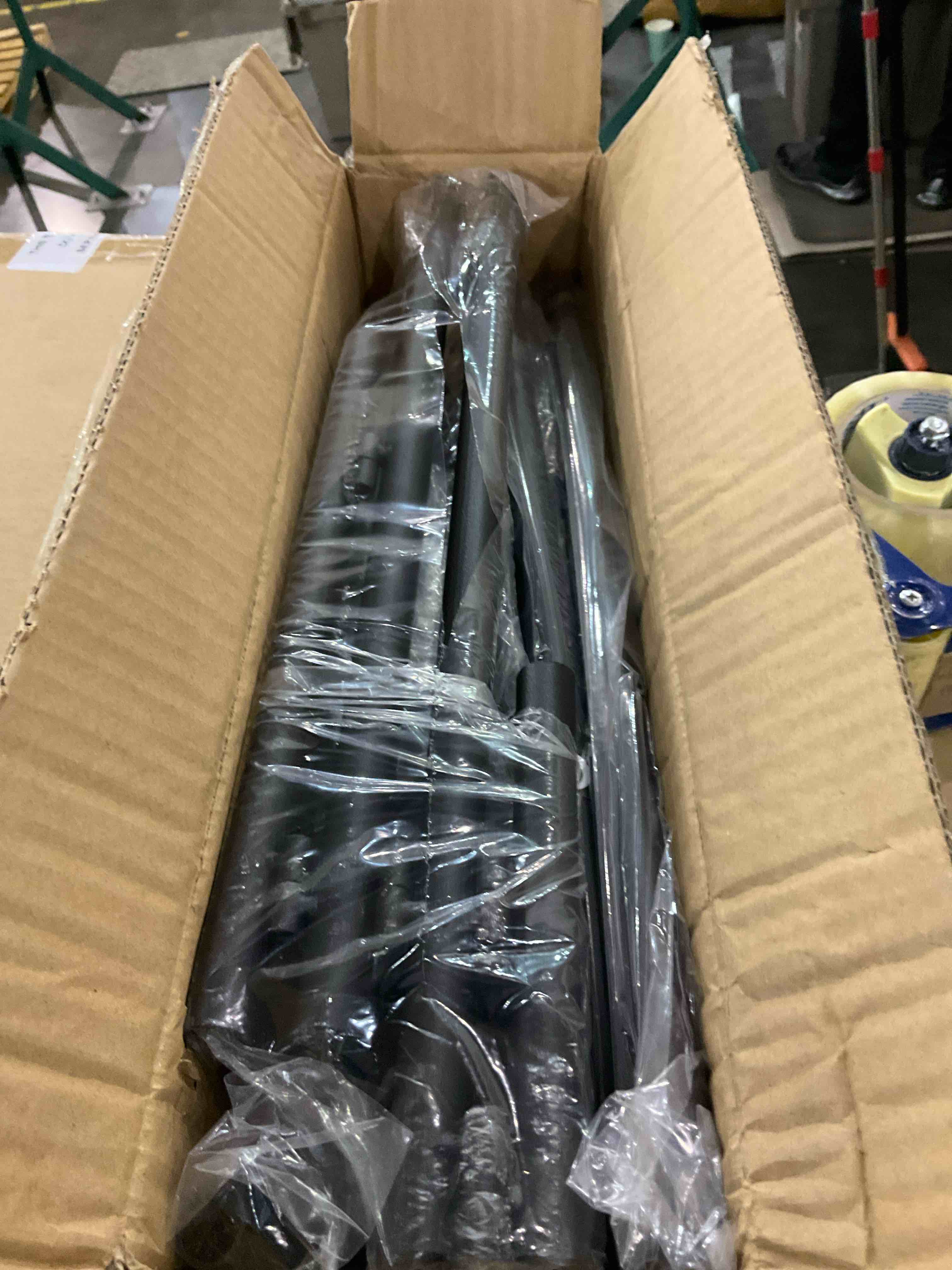 https://s3.amazonaws.com/lotting-images-prod/BargainHunt/EXS01228259_1710417318878.jpeg