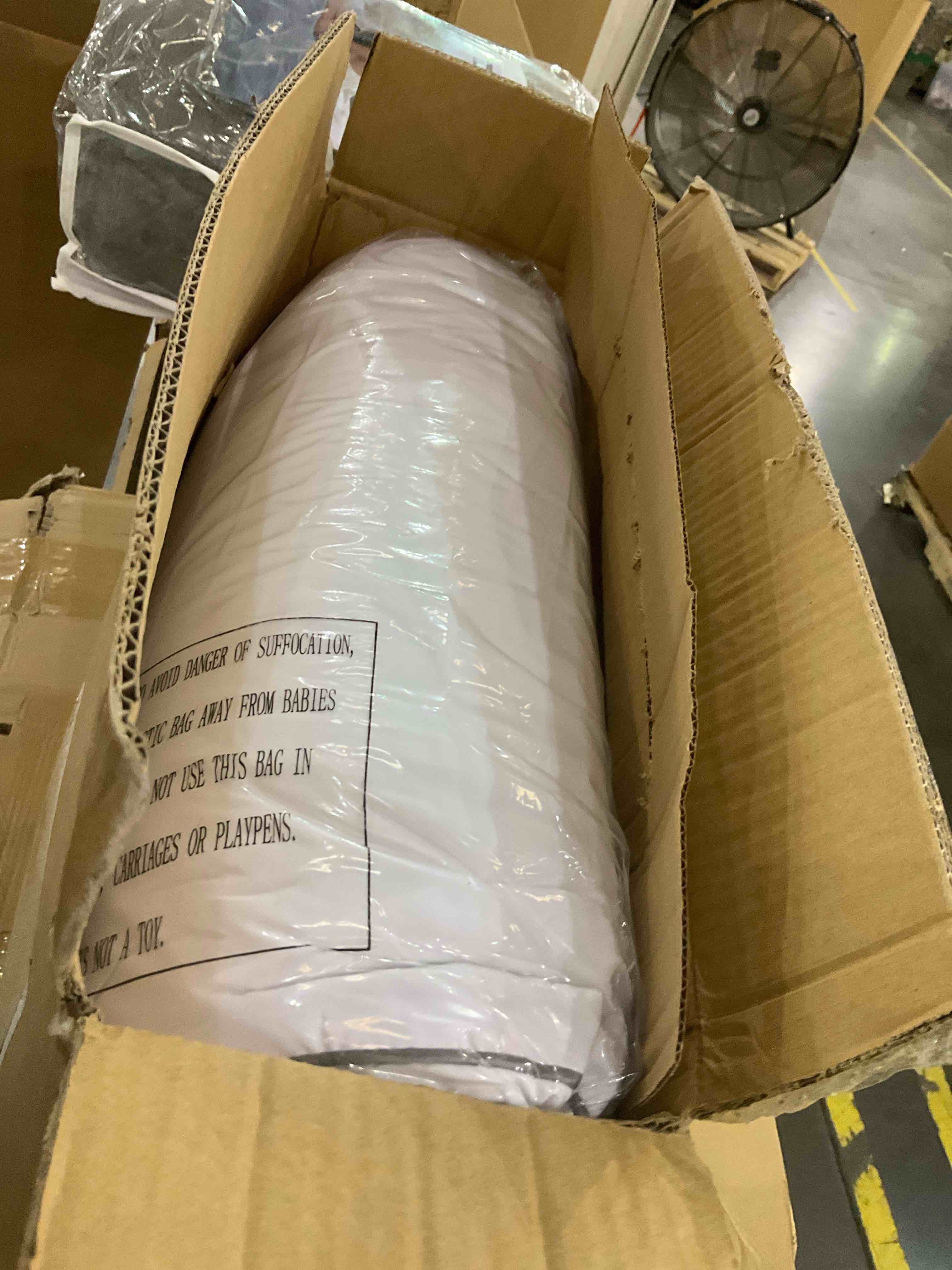 https://s3.amazonaws.com/lotting-images-prod/BargainHunt/EXS01228401_1710514772440.jpeg