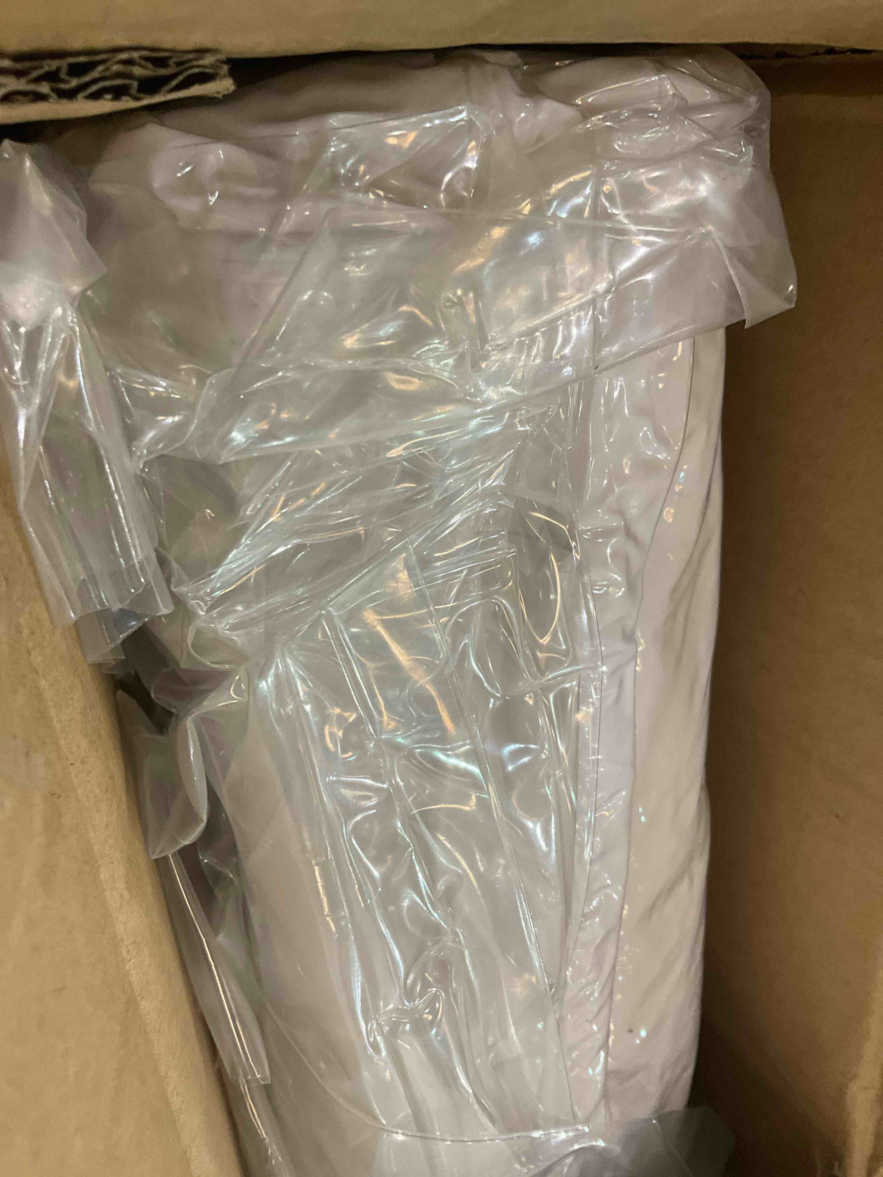 https://s3.amazonaws.com/lotting-images-prod/BargainHunt/EXS01228763_1710955894313.jpeg