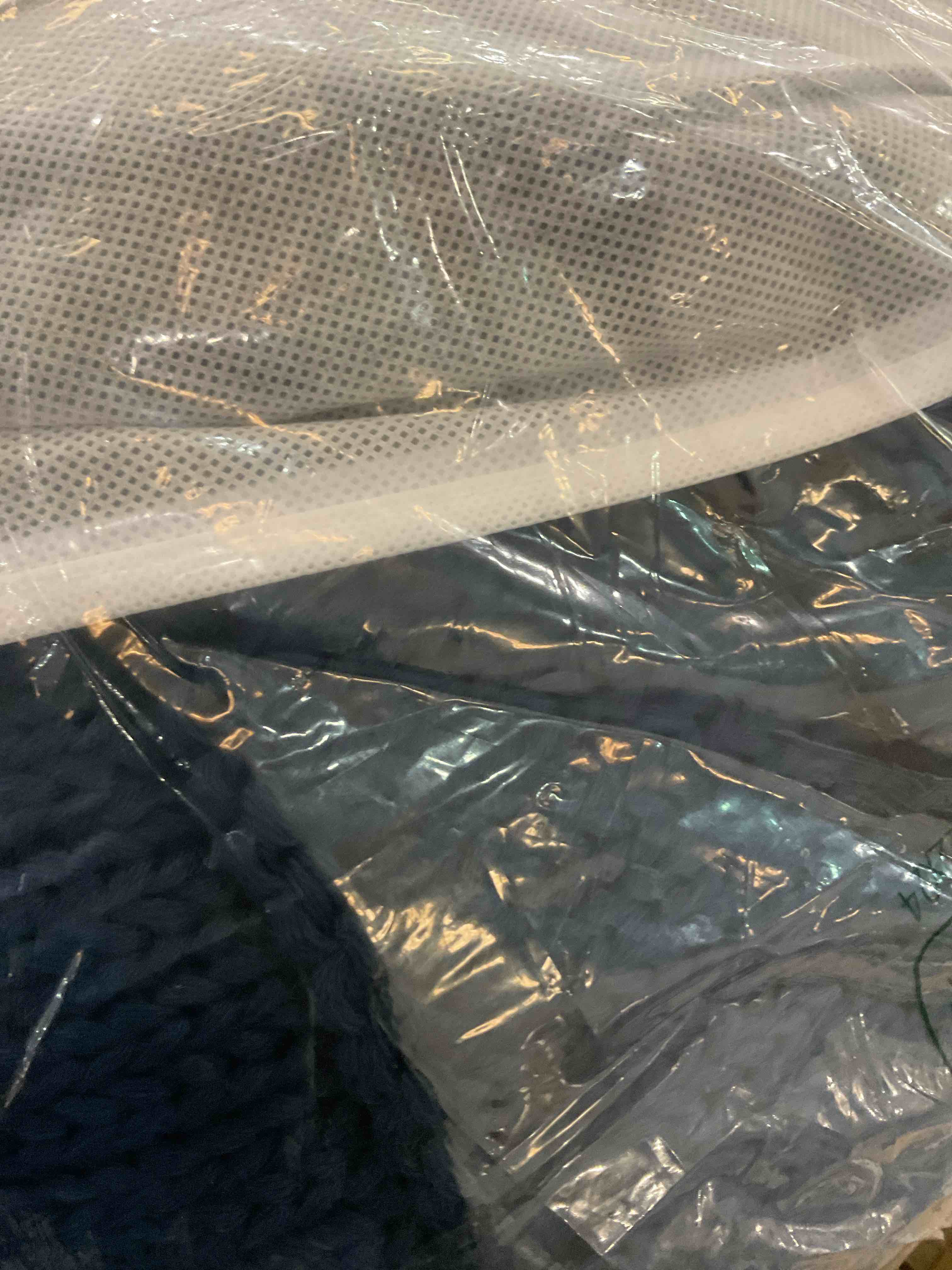 https://s3.amazonaws.com/lotting-images-prod/BargainHunt/EXS01228765_1710956030962.jpeg