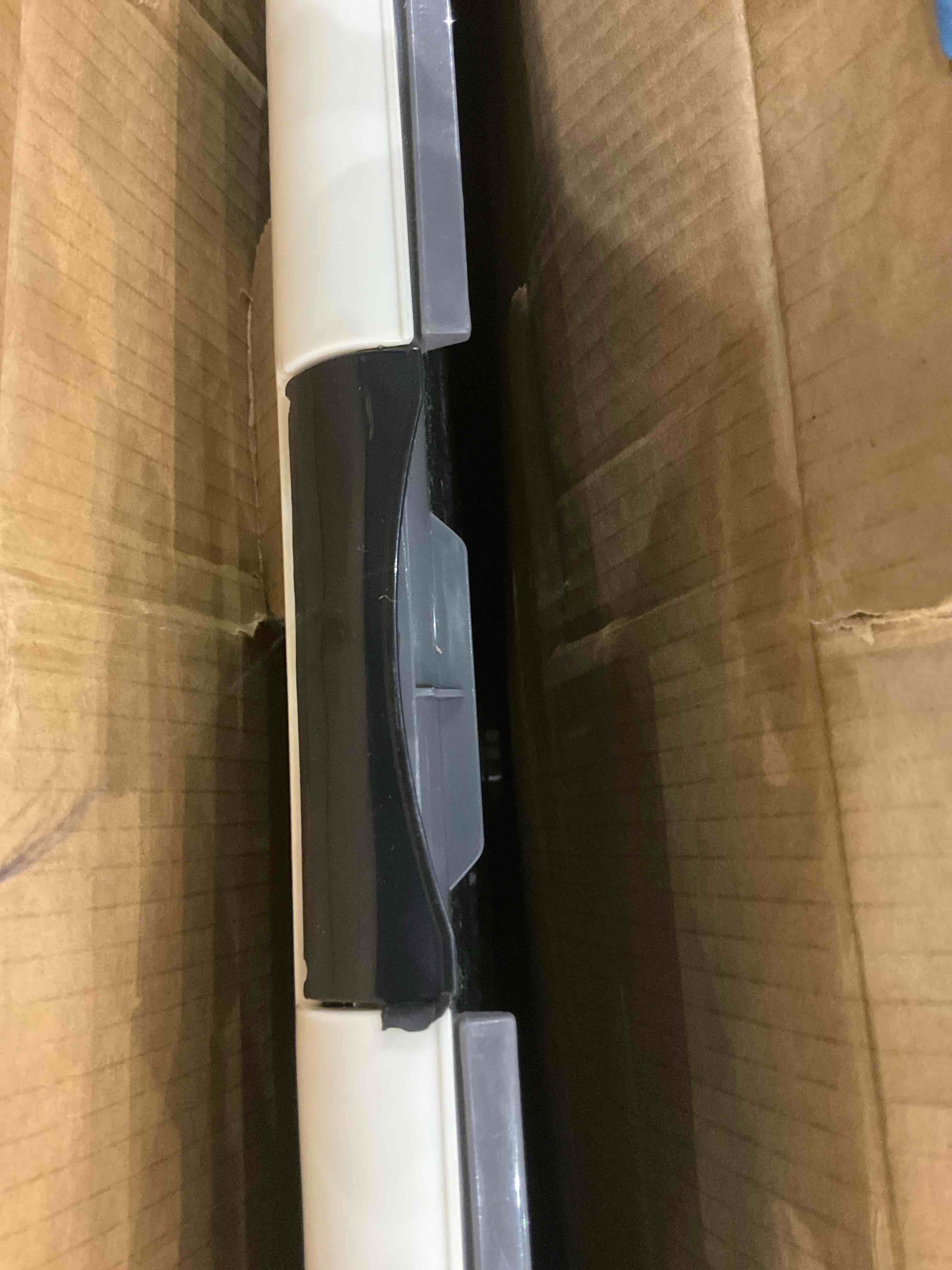 https://s3.amazonaws.com/lotting-images-prod/BargainHunt/EXS01228821_1711022122221.jpeg