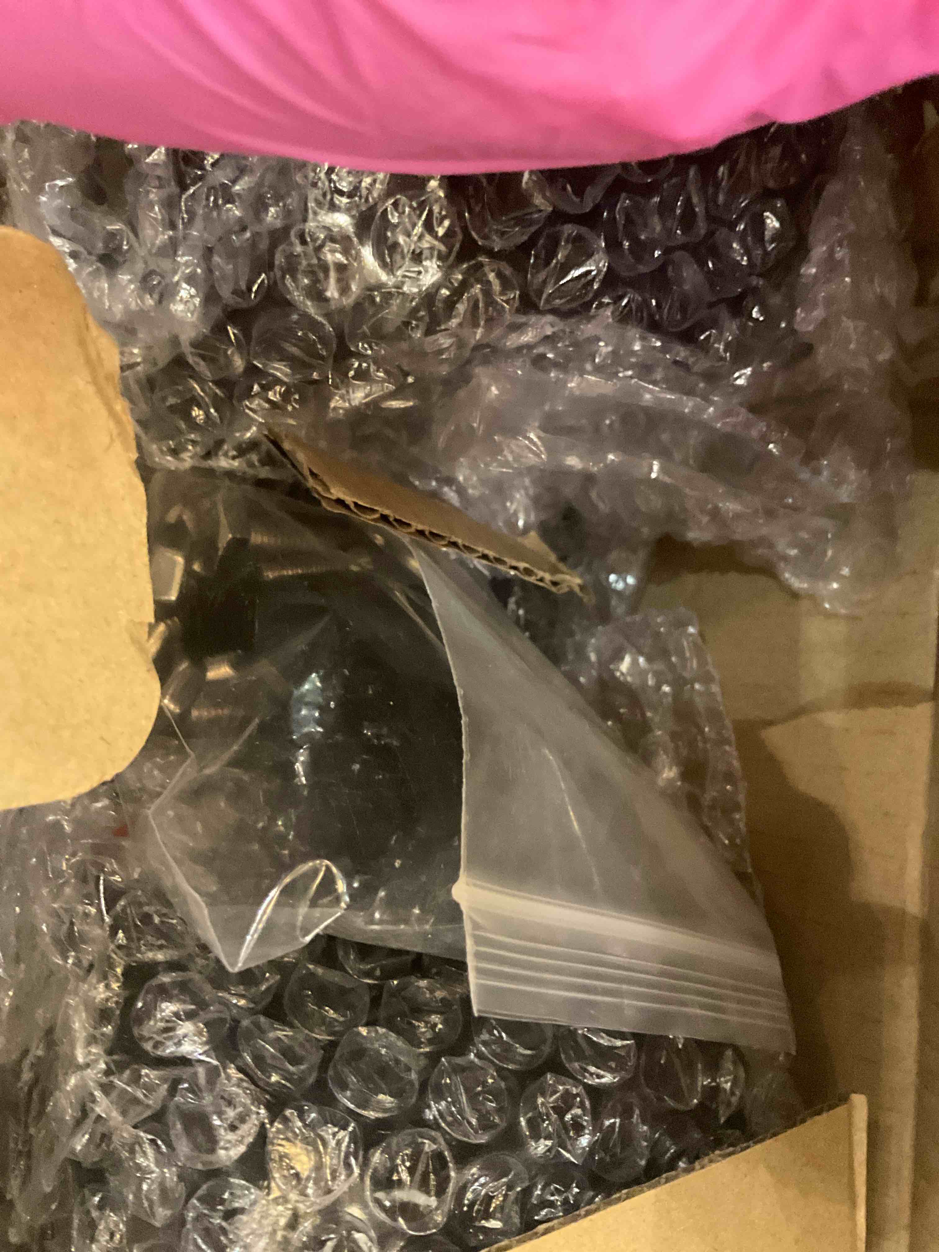 https://s3.amazonaws.com/lotting-images-prod/BargainHunt/EXS01228922_1711036354905.jpeg