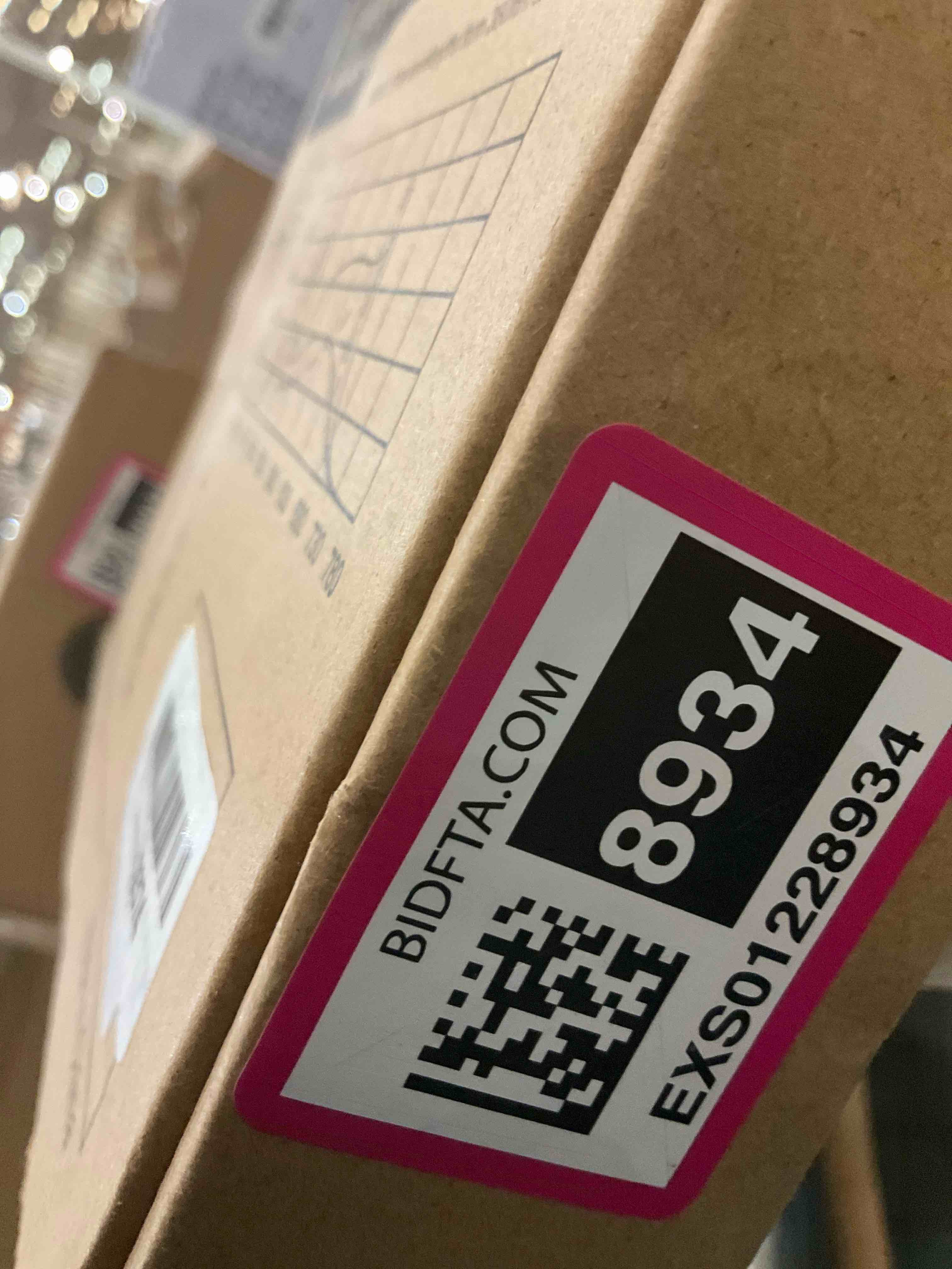 https://s3.amazonaws.com/lotting-images-prod/BargainHunt/EXS01228934_1711041776704.jpeg