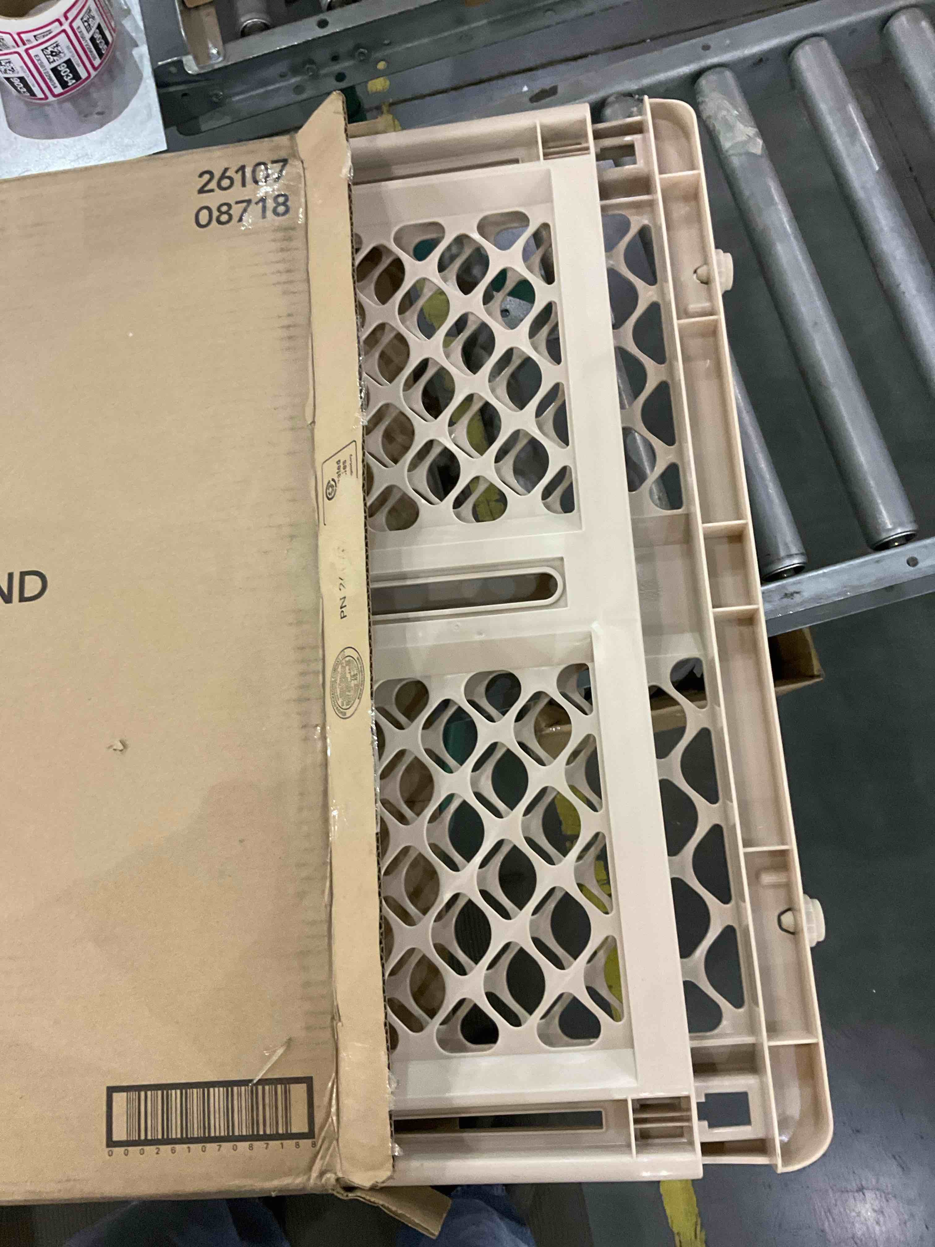 https://s3.amazonaws.com/lotting-images-prod/BargainHunt/EXS01229029_1710761516804.jpeg