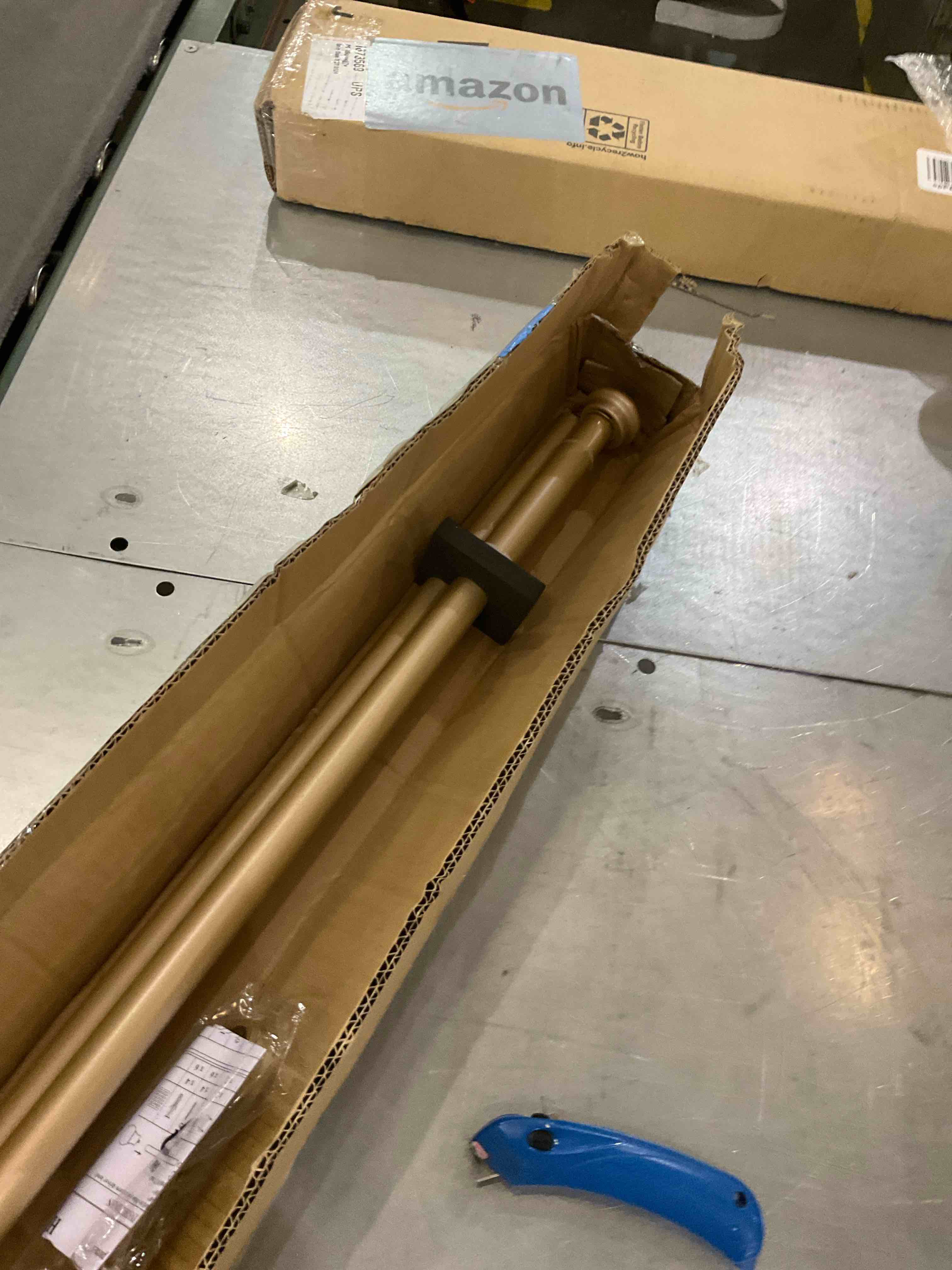 https://s3.amazonaws.com/lotting-images-prod/BargainHunt/EXS01229072_1710770400917.jpeg