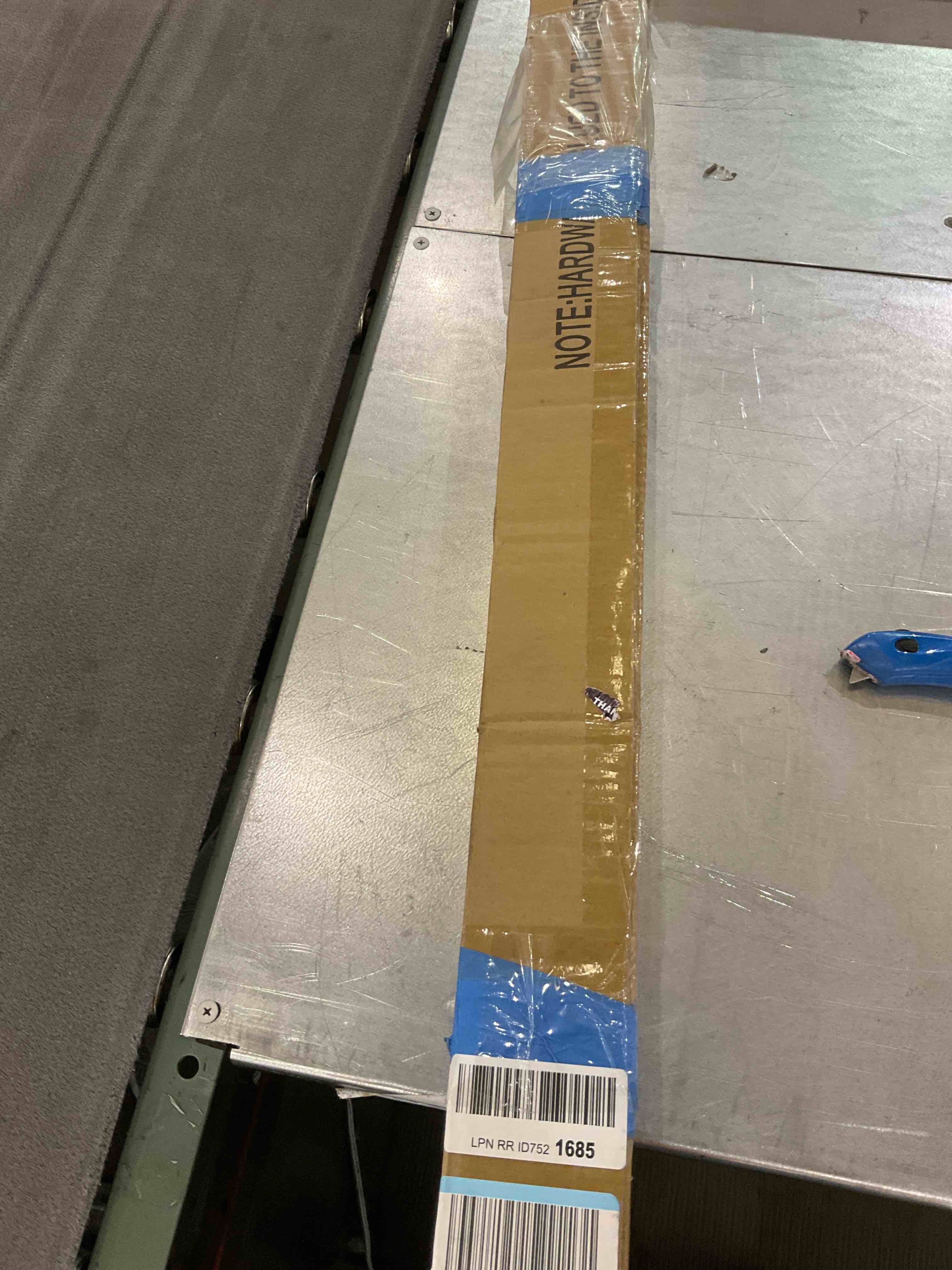 https://s3.amazonaws.com/lotting-images-prod/BargainHunt/EXS01229072_1710770453209.jpeg