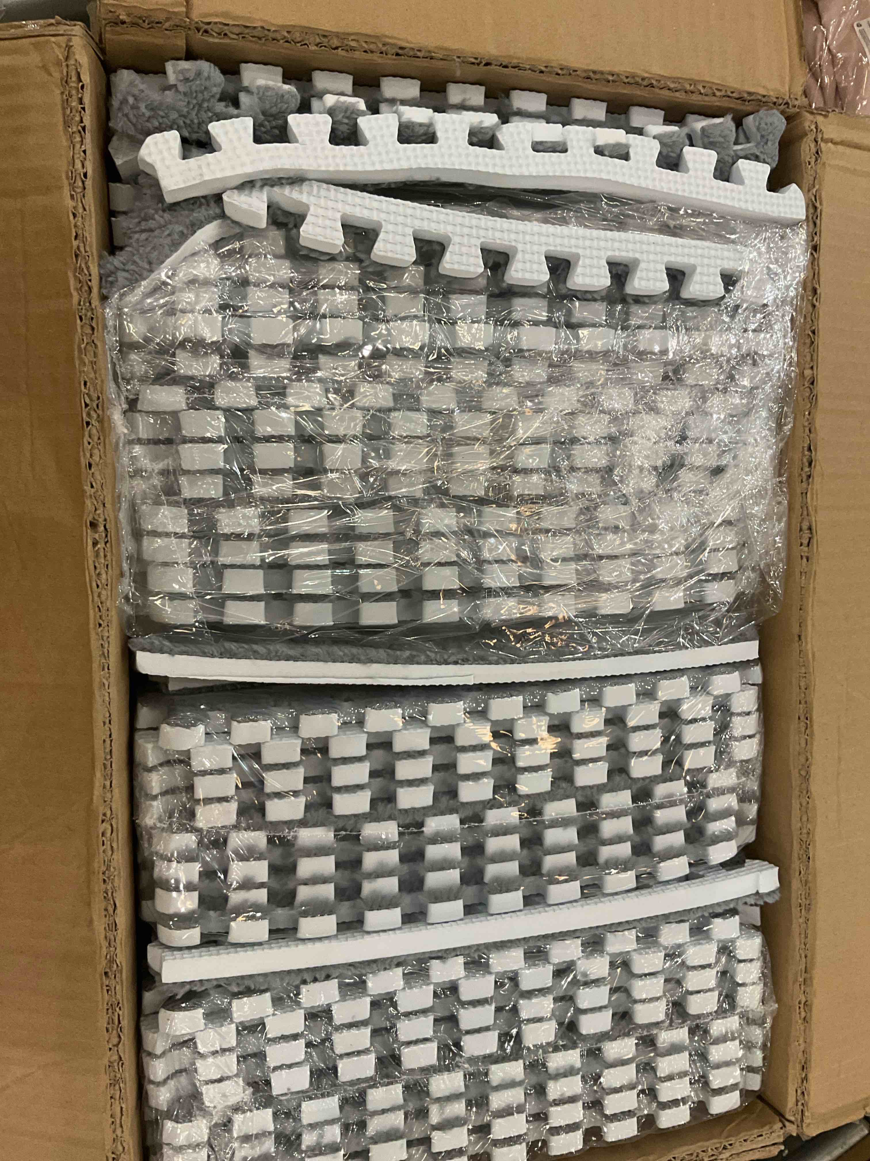 https://s3.amazonaws.com/lotting-images-prod/BargainHunt/EXS01229082_1710772218808.jpeg
