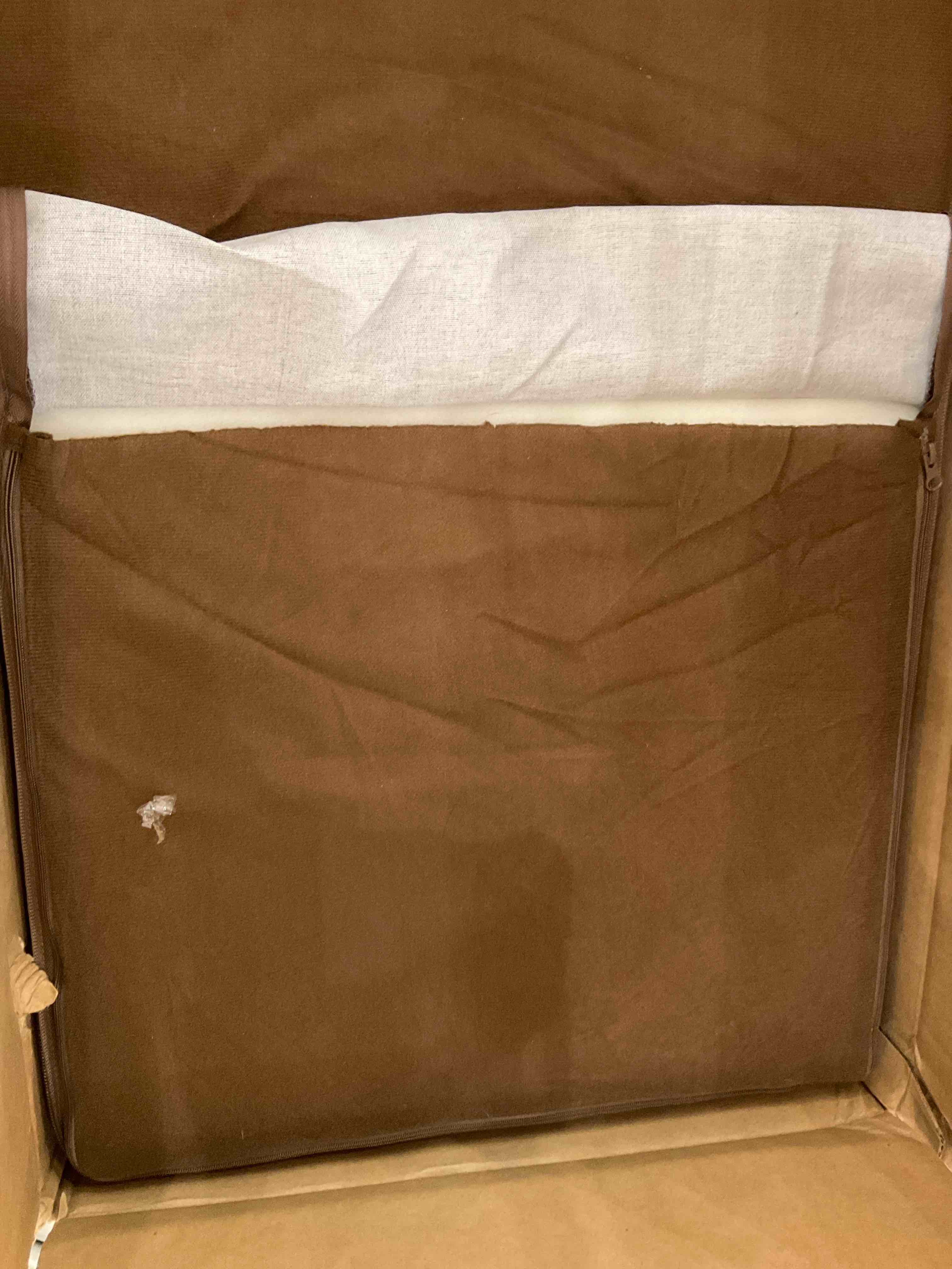 https://s3.amazonaws.com/lotting-images-prod/BargainHunt/EXS01229086_1710772763413.jpeg