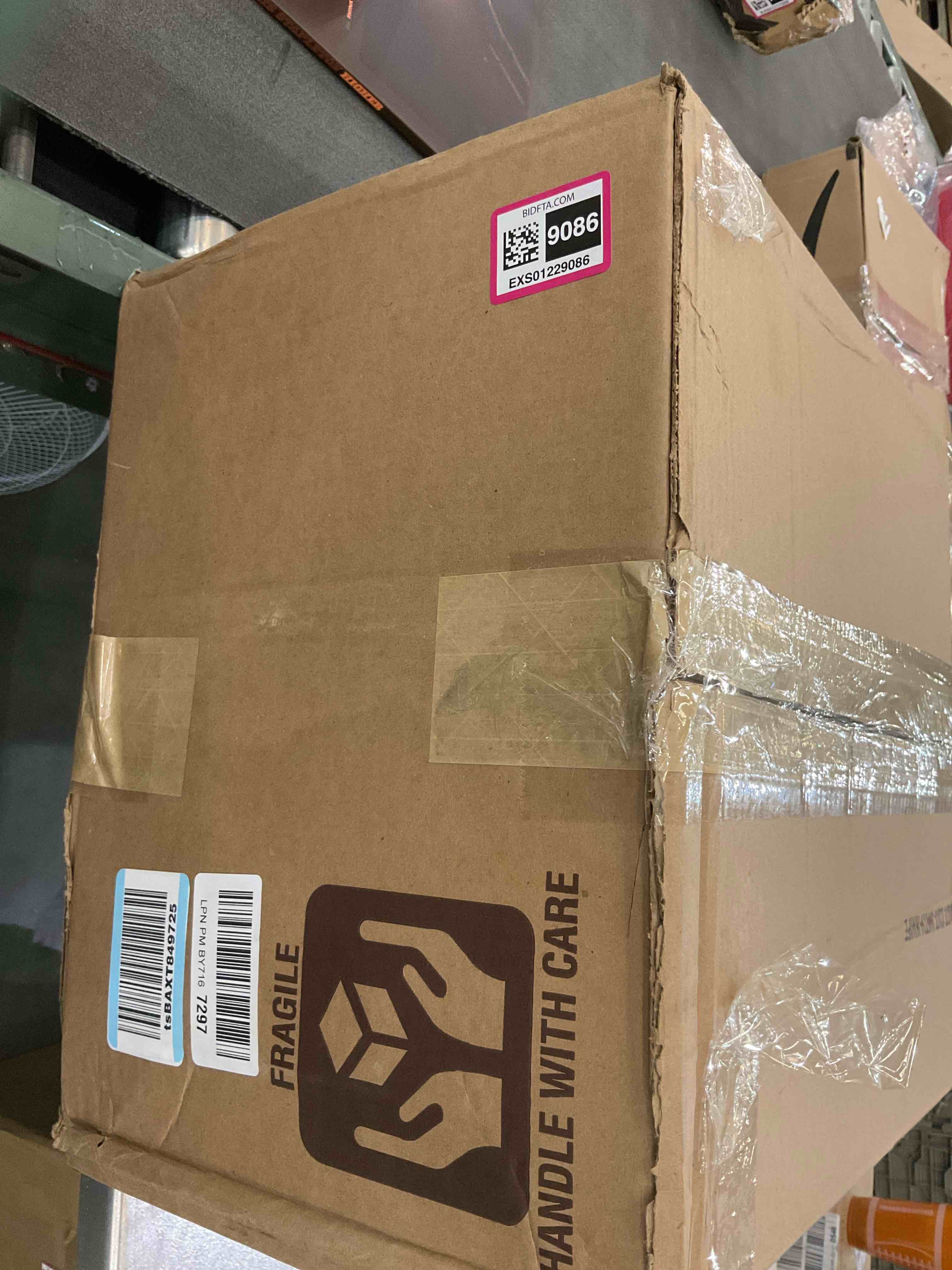 https://s3.amazonaws.com/lotting-images-prod/BargainHunt/EXS01229086_1710772782823.jpeg