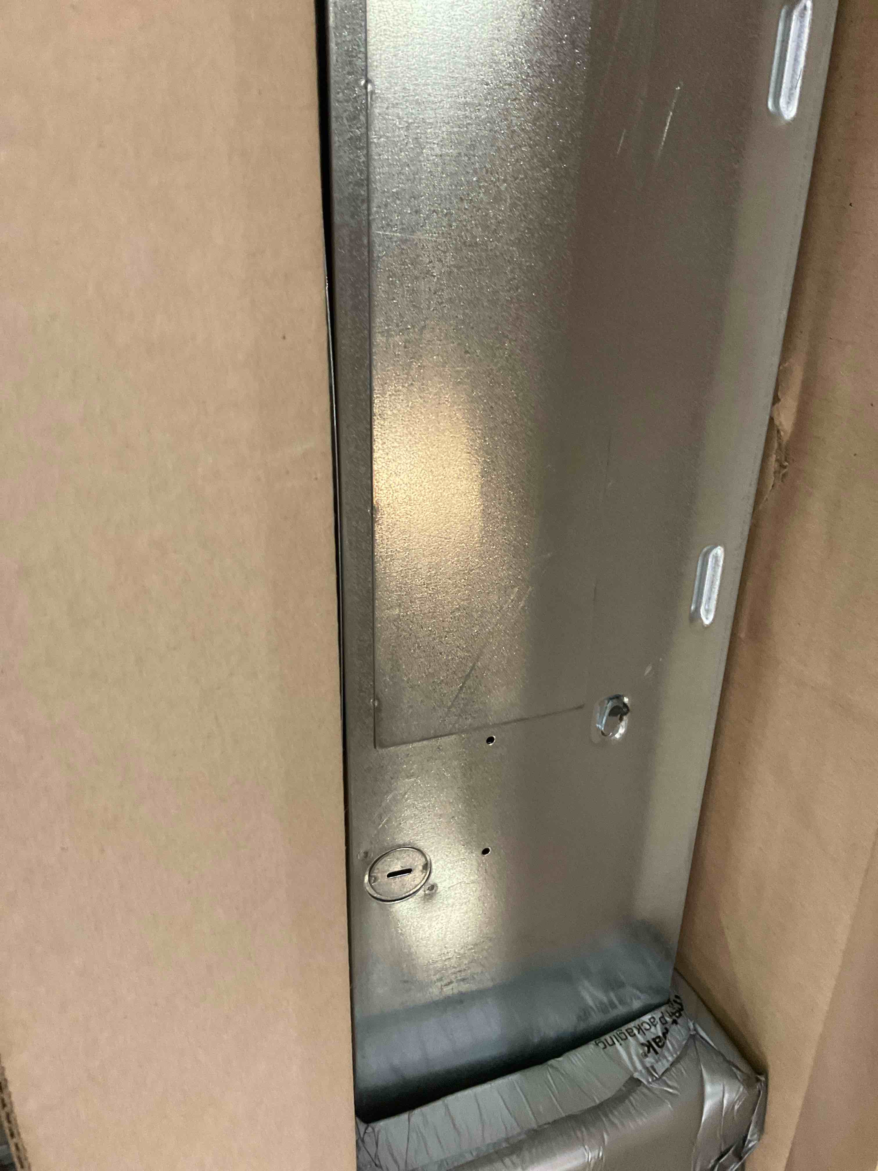https://s3.amazonaws.com/lotting-images-prod/BargainHunt/EXS01229087_1710772922962.jpeg
