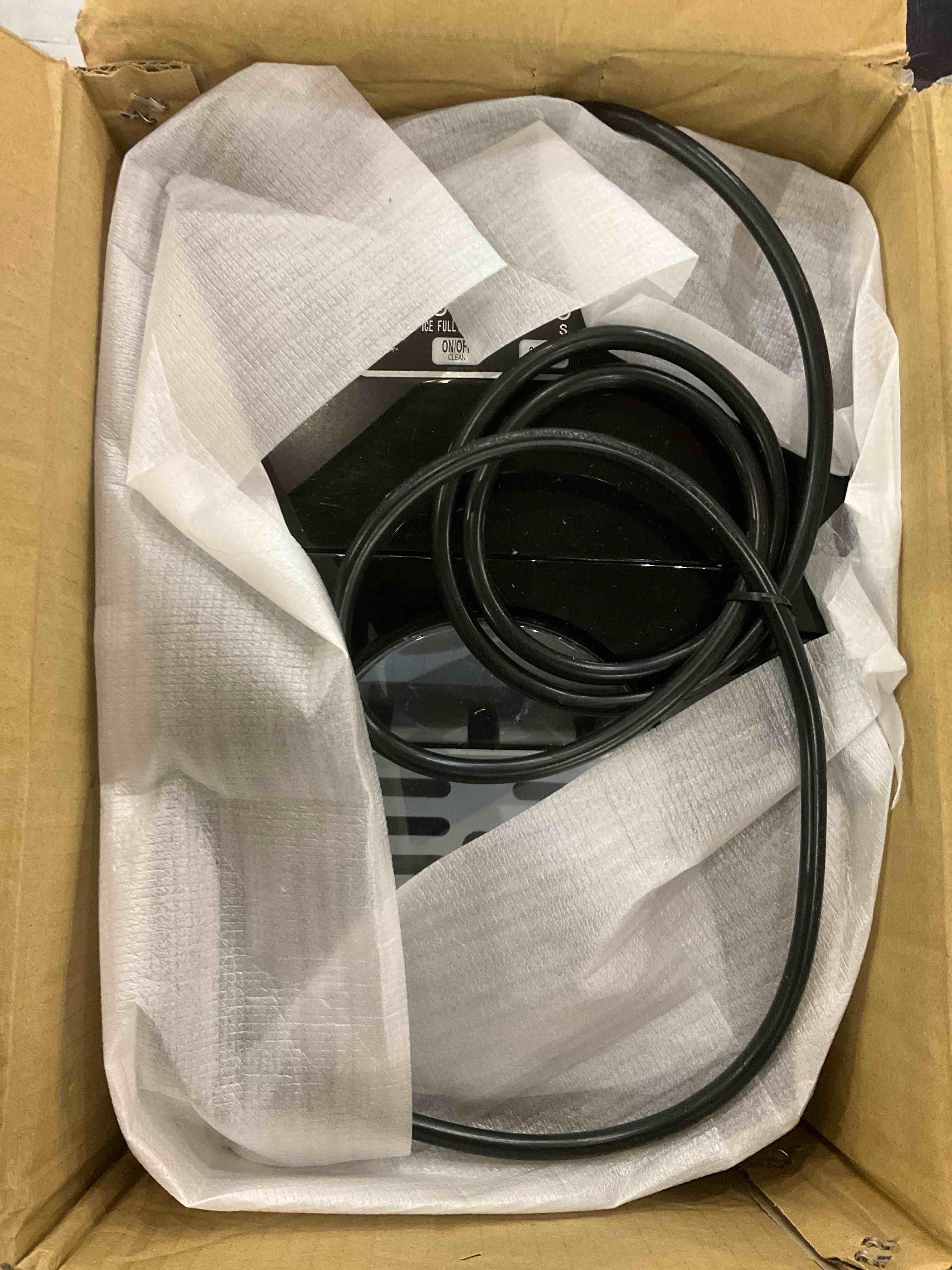 https://s3.amazonaws.com/lotting-images-prod/BargainHunt/EXS01229406_1710941773765.jpeg