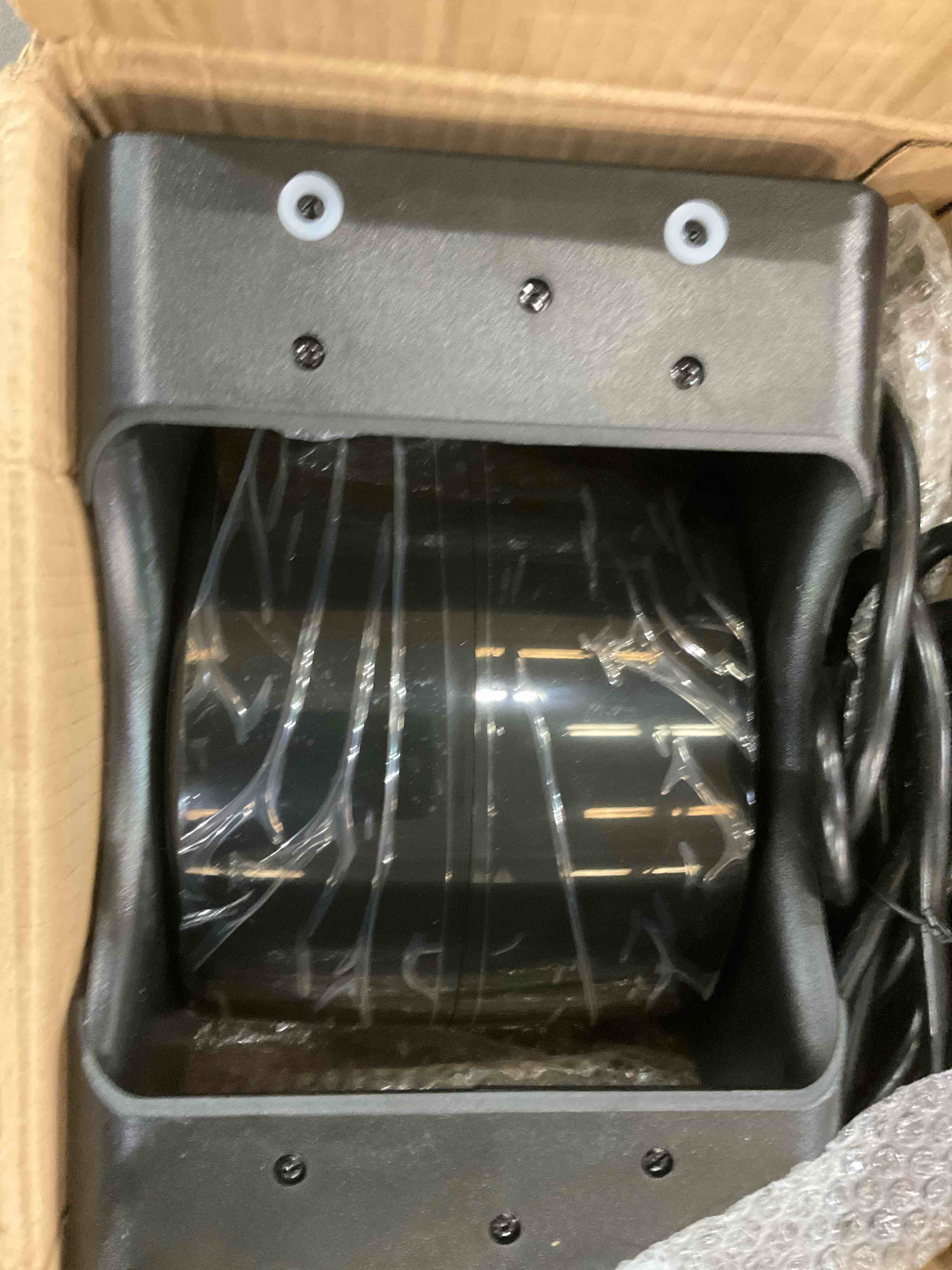 https://s3.amazonaws.com/lotting-images-prod/BargainHunt/EXS01229409_1710942037215.jpeg