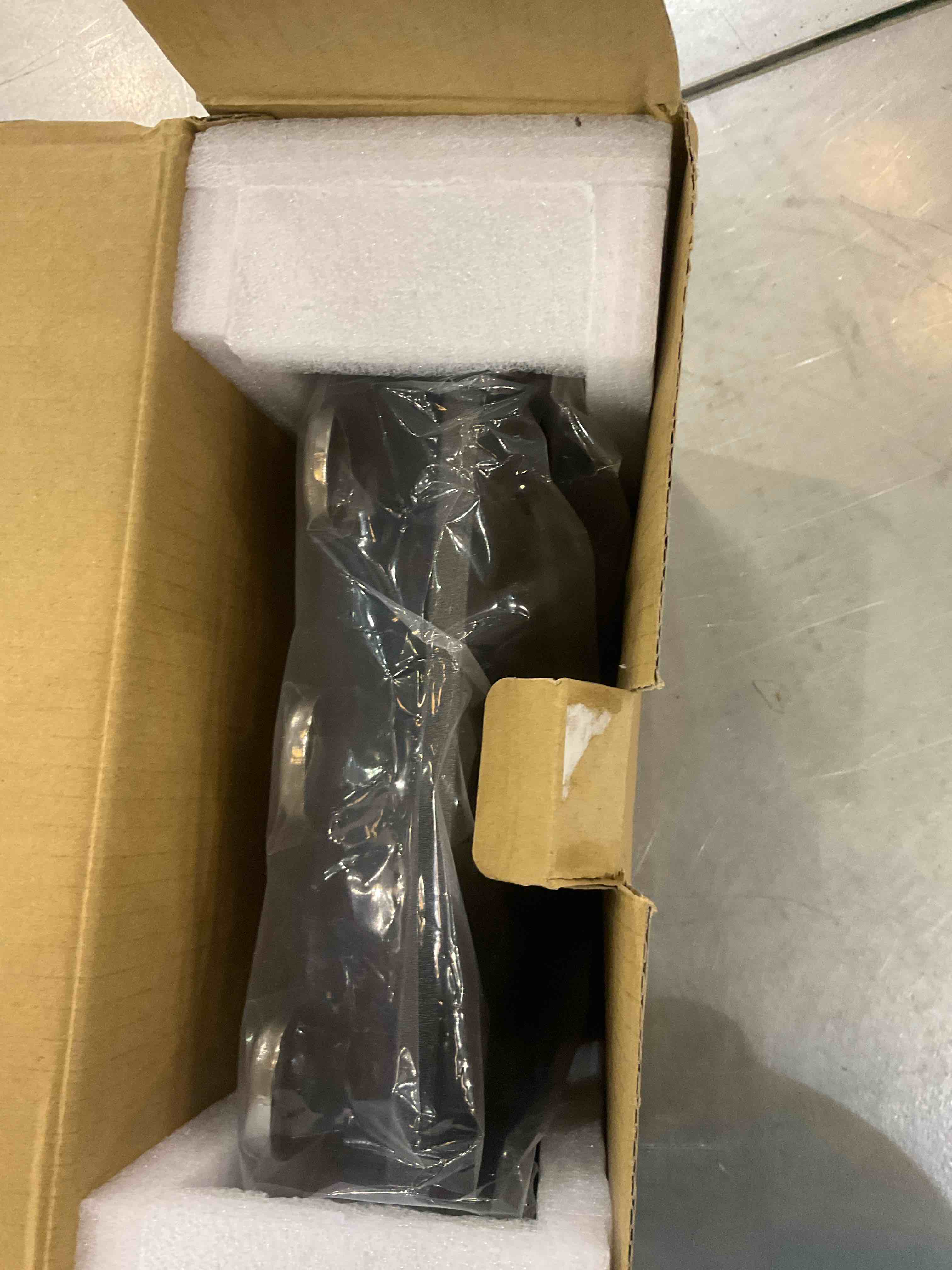 https://s3.amazonaws.com/lotting-images-prod/BargainHunt/EXS01229419_1710943066671.jpeg
