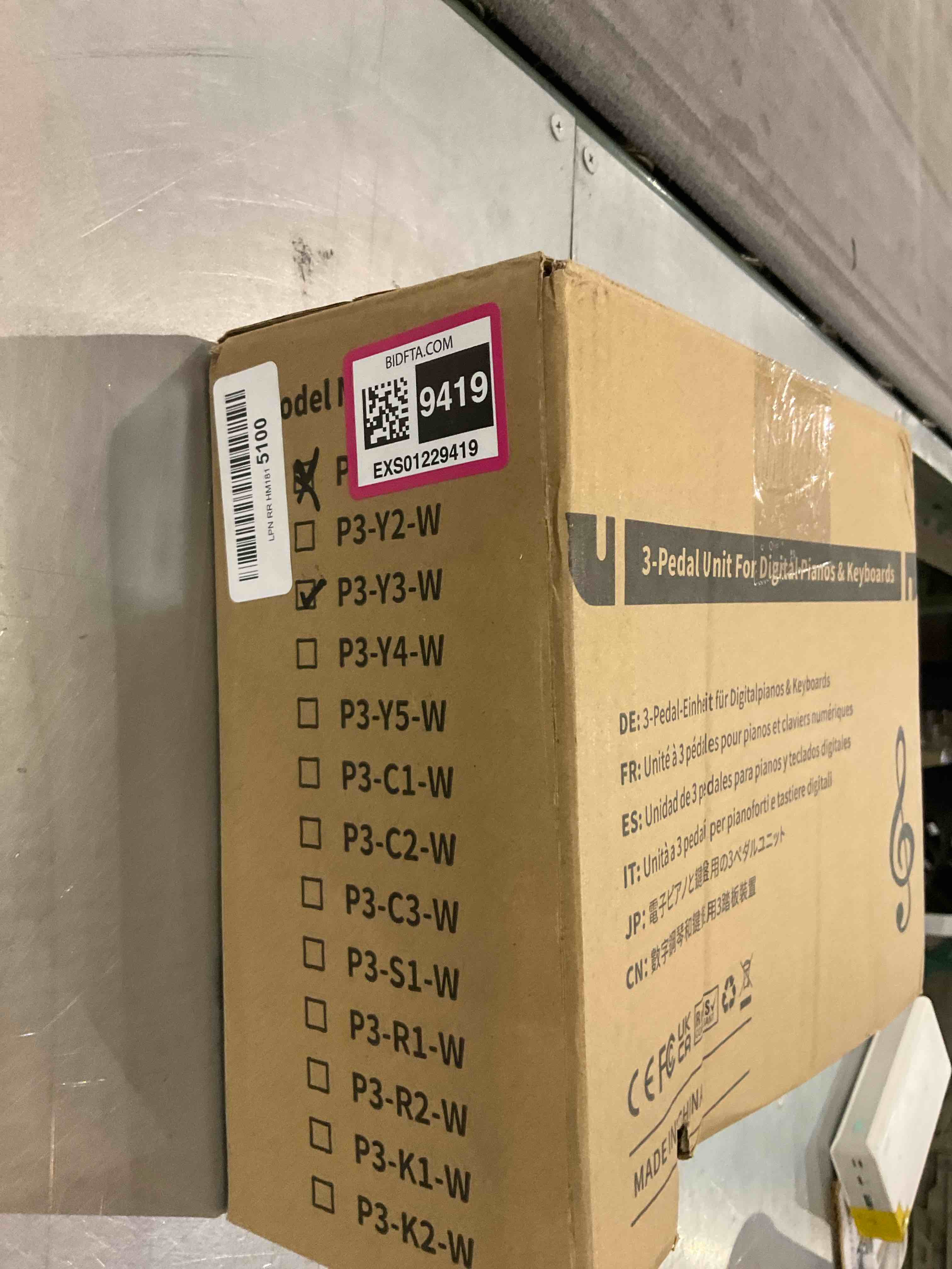 https://s3.amazonaws.com/lotting-images-prod/BargainHunt/EXS01229419_1710943081644.jpeg